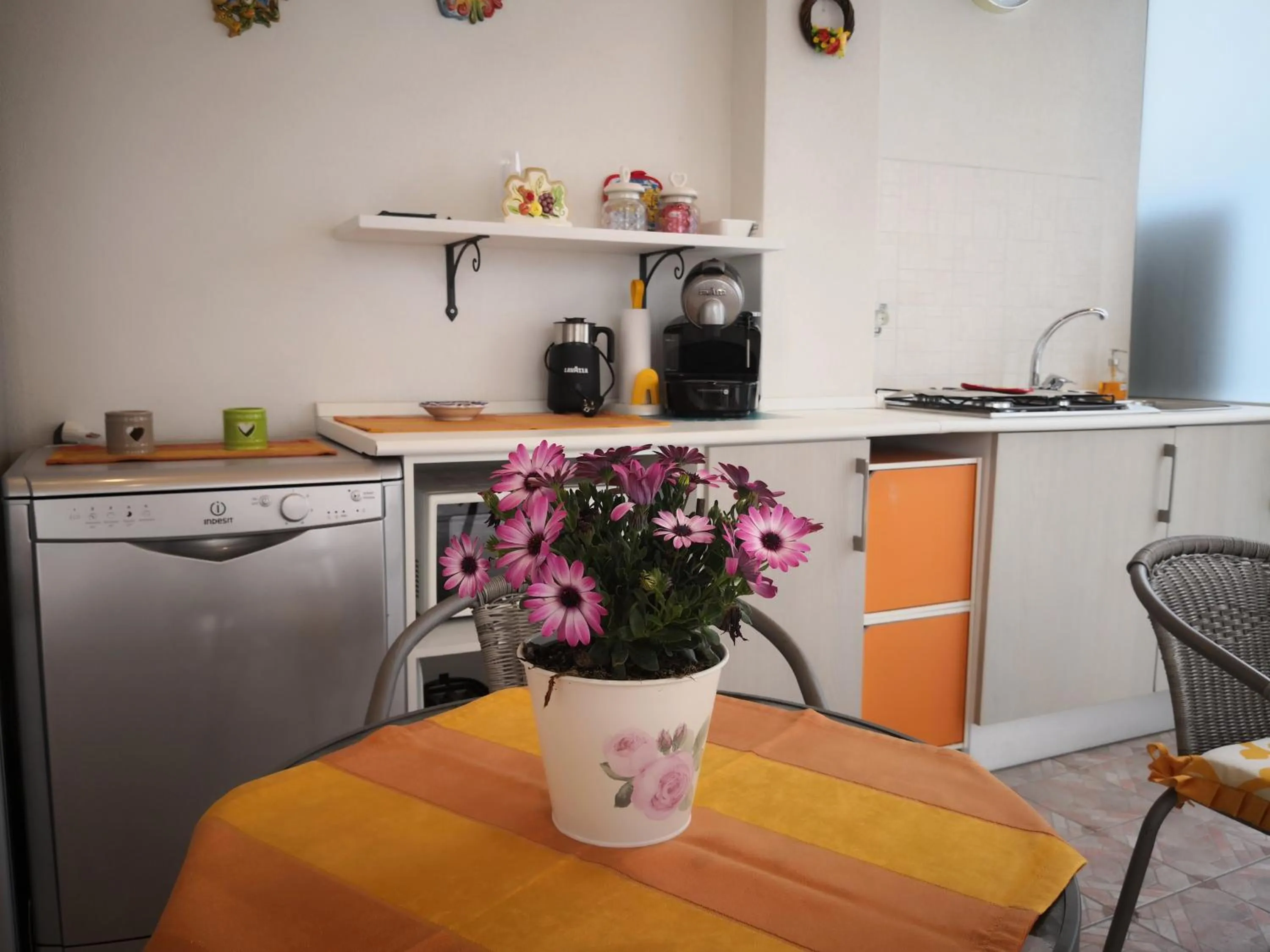 Kitchen or kitchenette in SeleneBeach B&B
