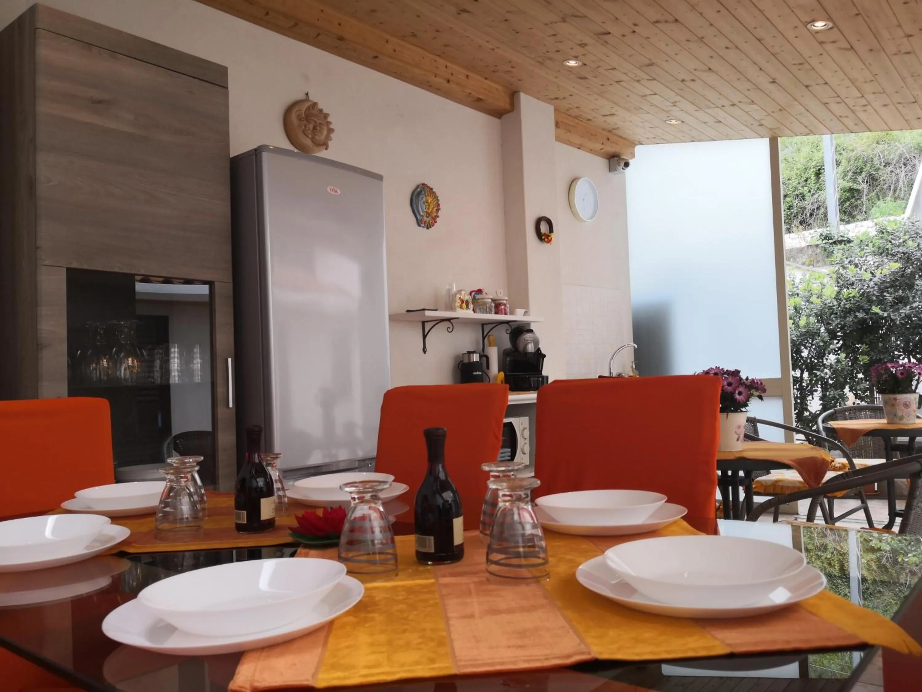 Dining area in SeleneBeach B&B