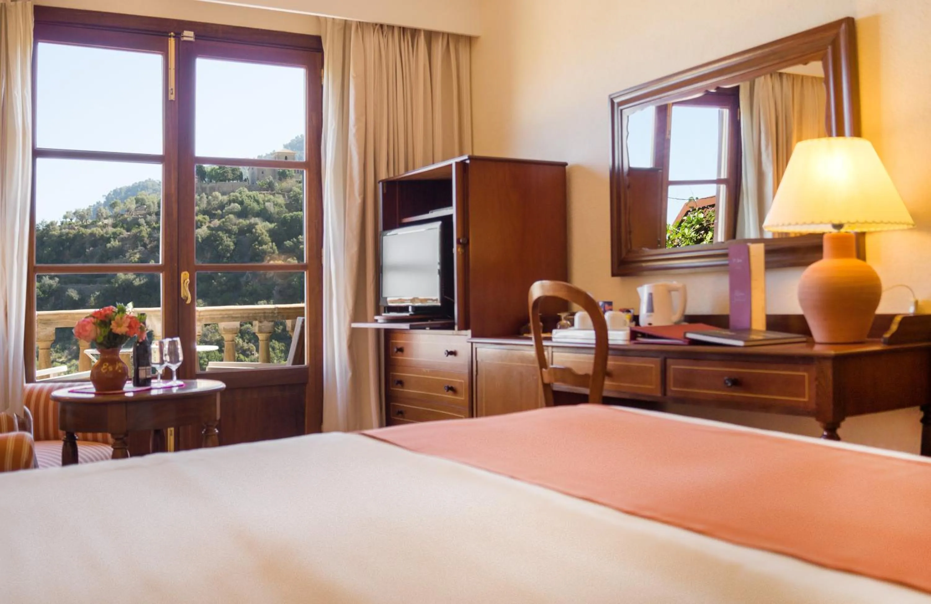 TV and multimedia, Bed in Es Moli Hotel