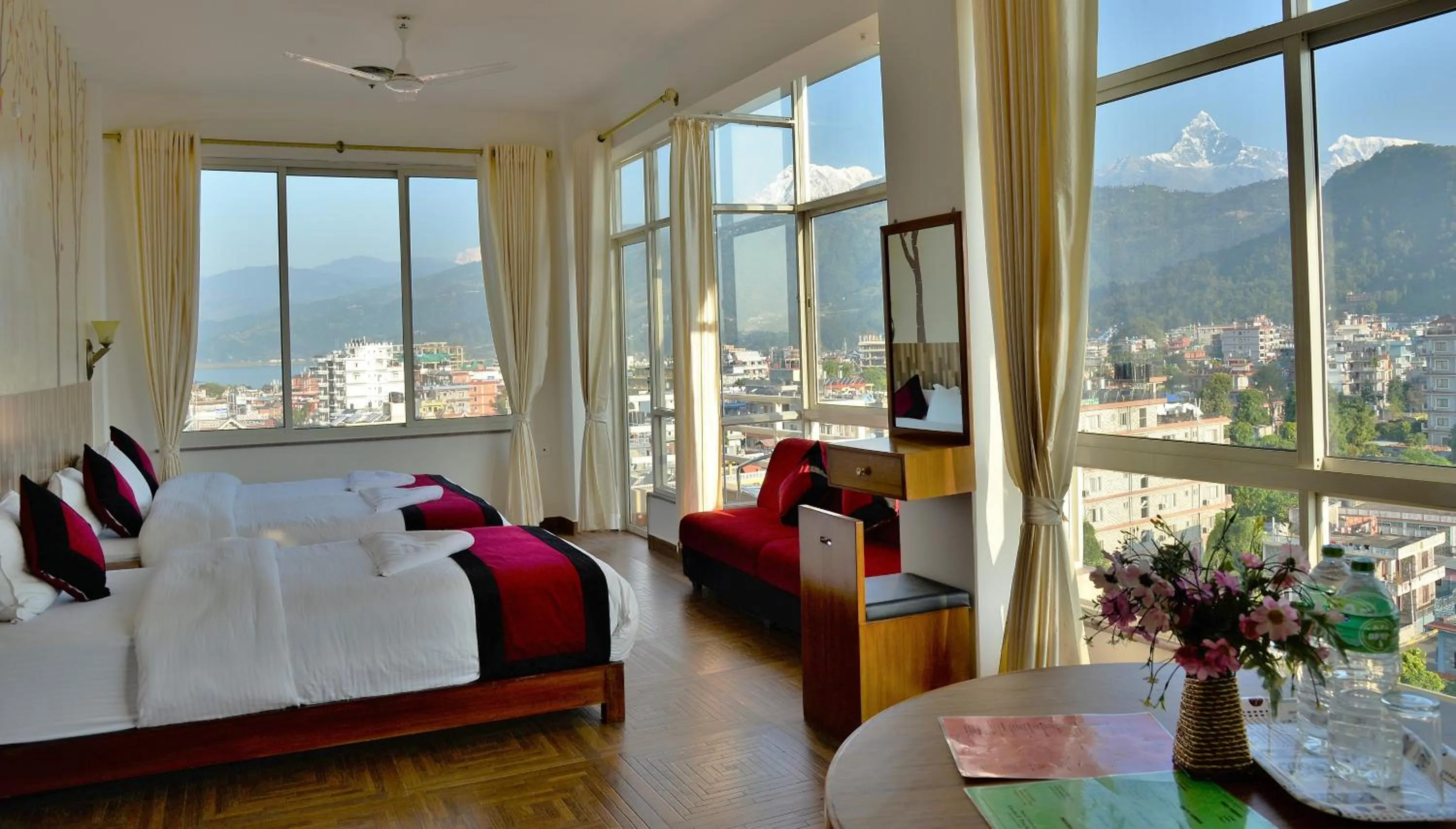 Lake view in Hotel City Inn - Mountain View