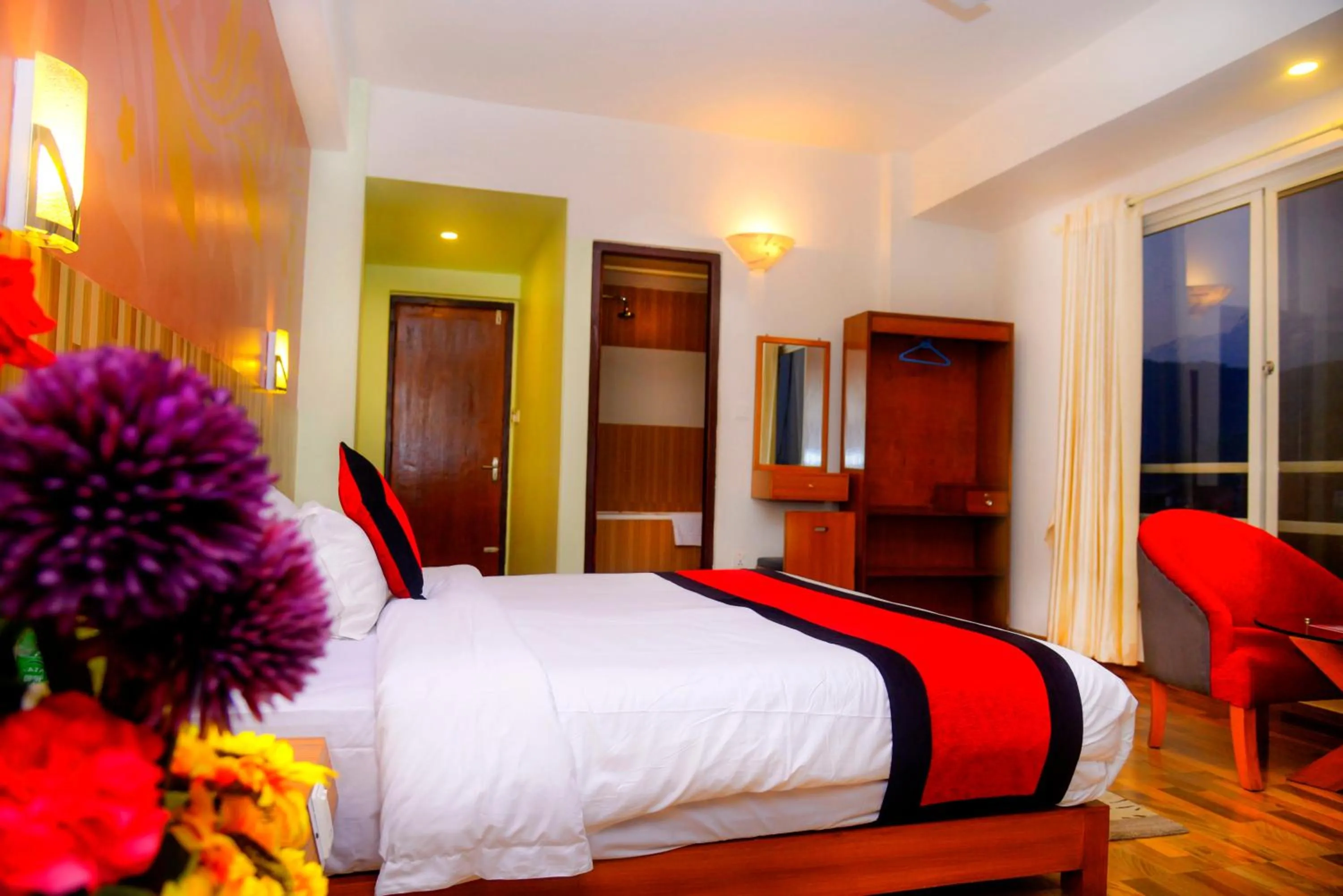 Bedroom, Bed in Hotel City Inn - Mountain View