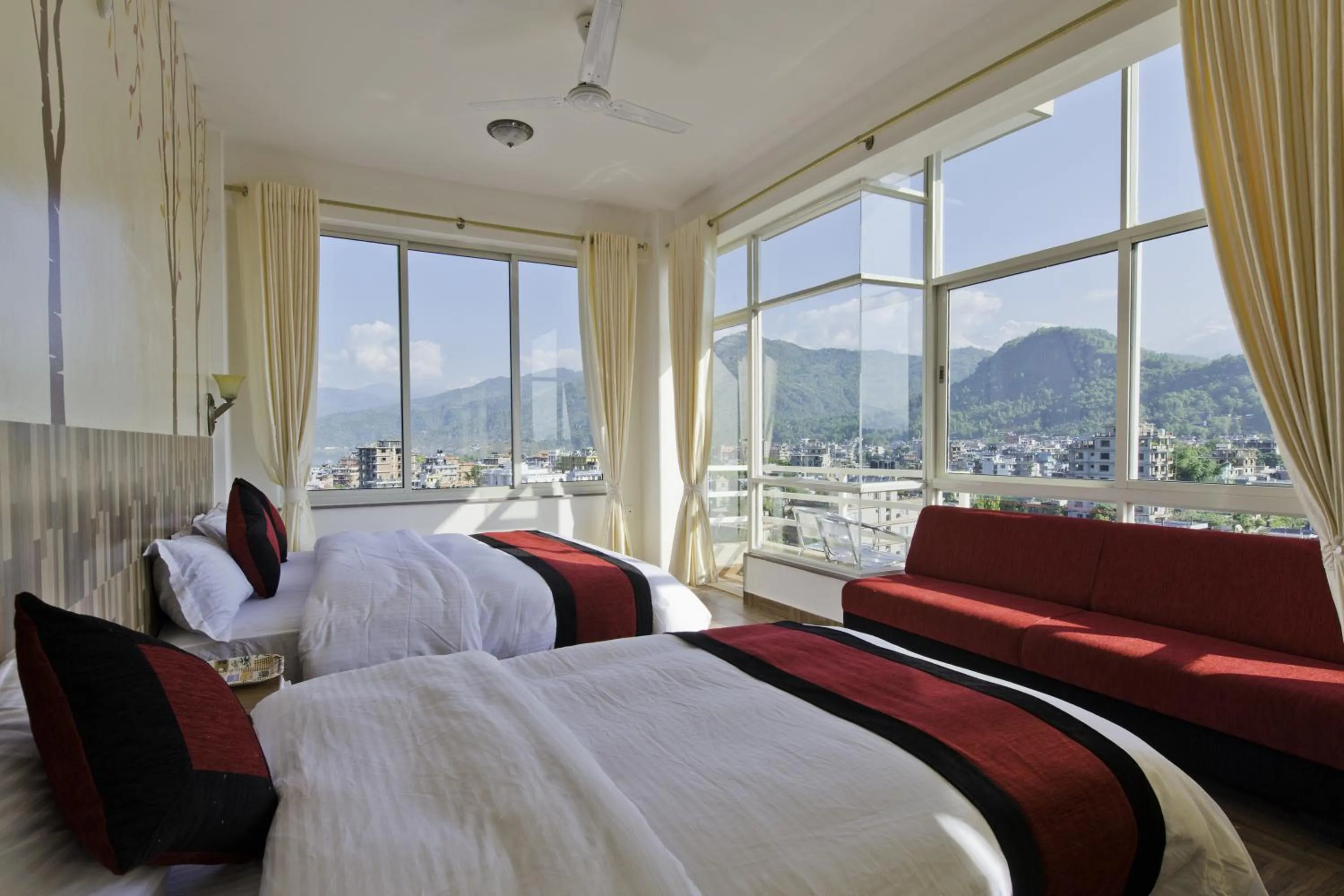 Photo of the whole room, Bed in Hotel City Inn - Mountain View