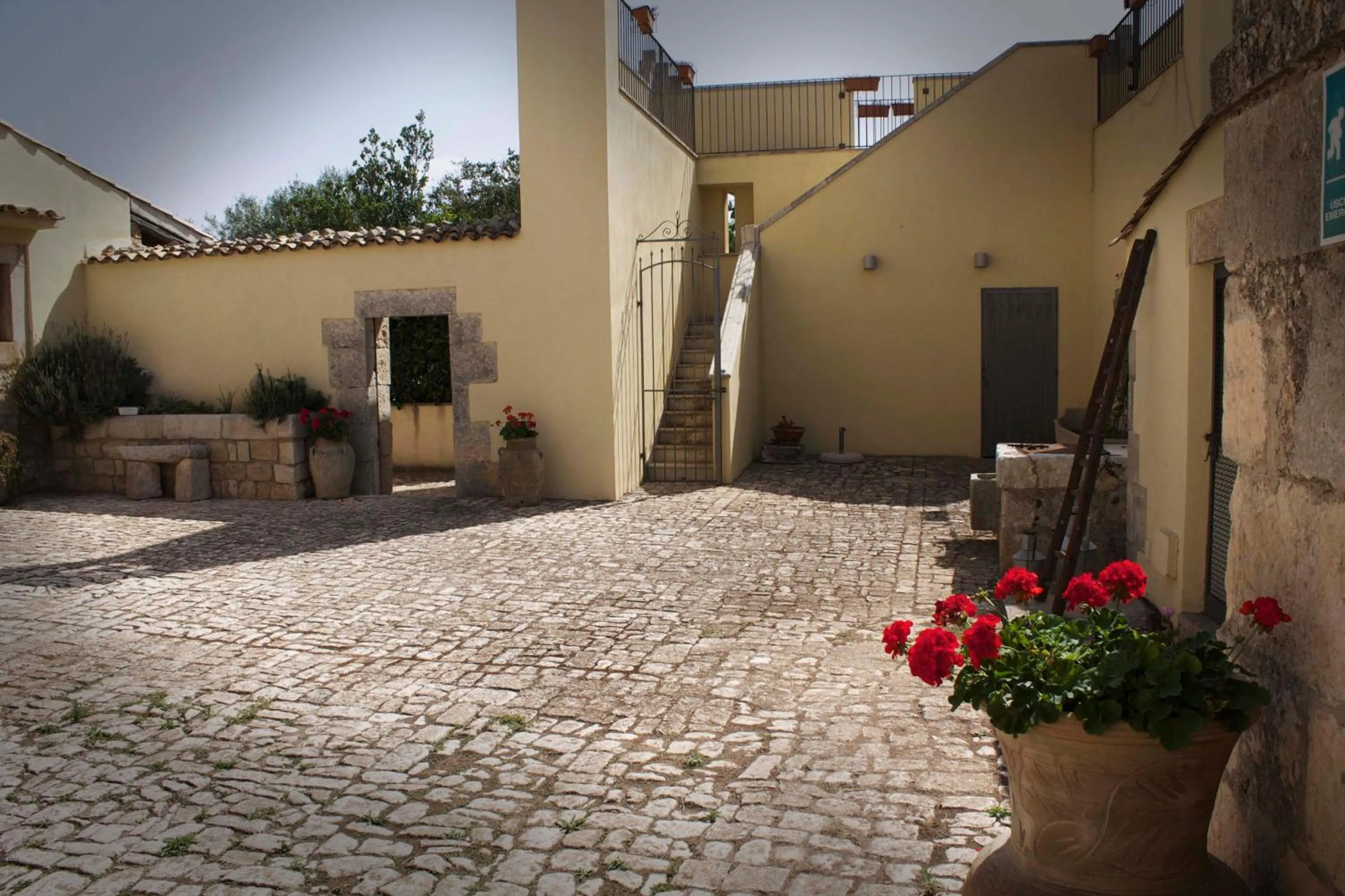 Facade/entrance in Villa Teresa