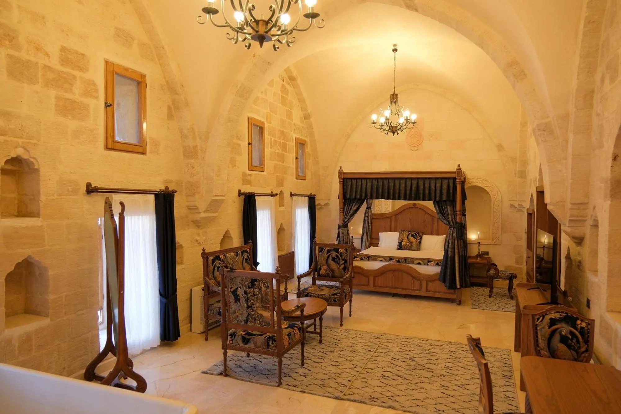 Bed in Kasr-i Divan Hotel