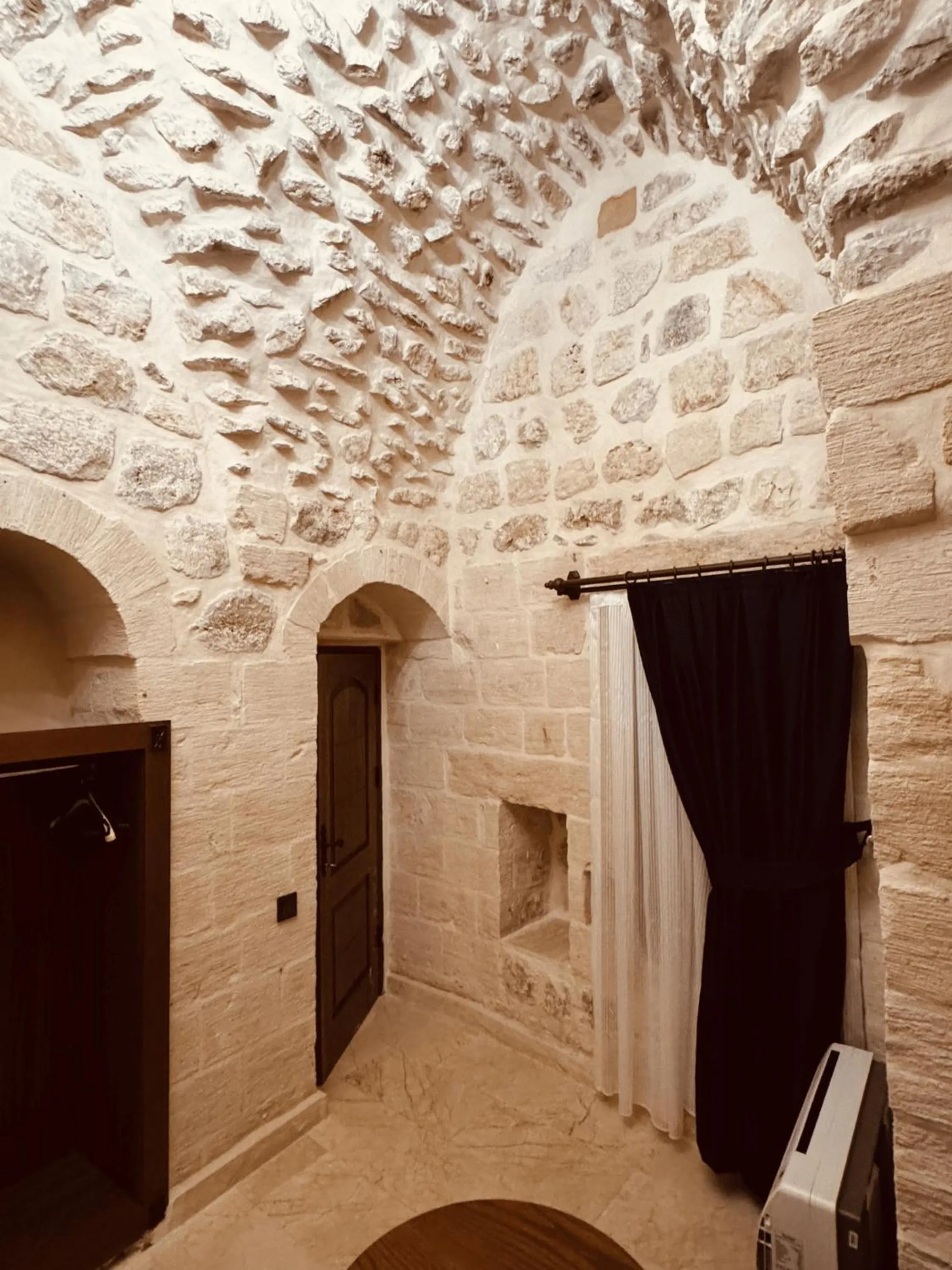 Photo of the whole room in Kasr-i Divan Hotel