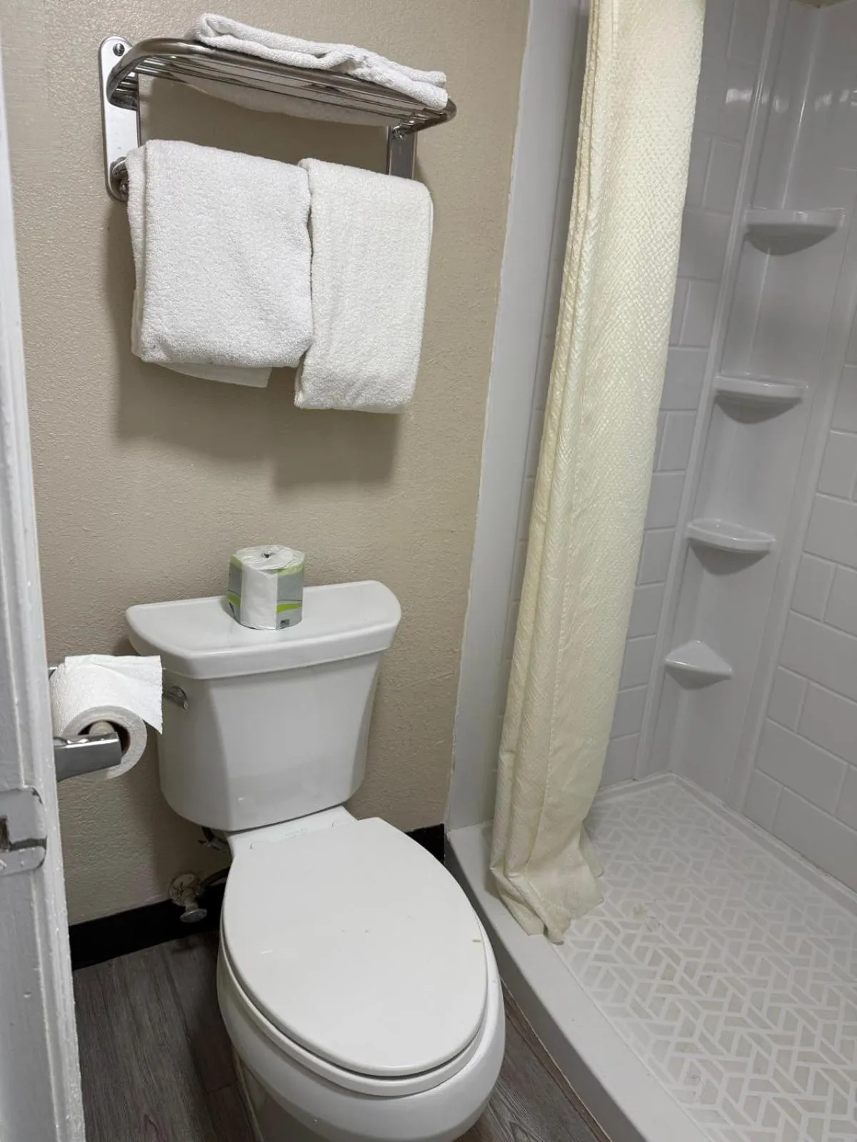 Bathroom in Studios 4 Less Chesapeake