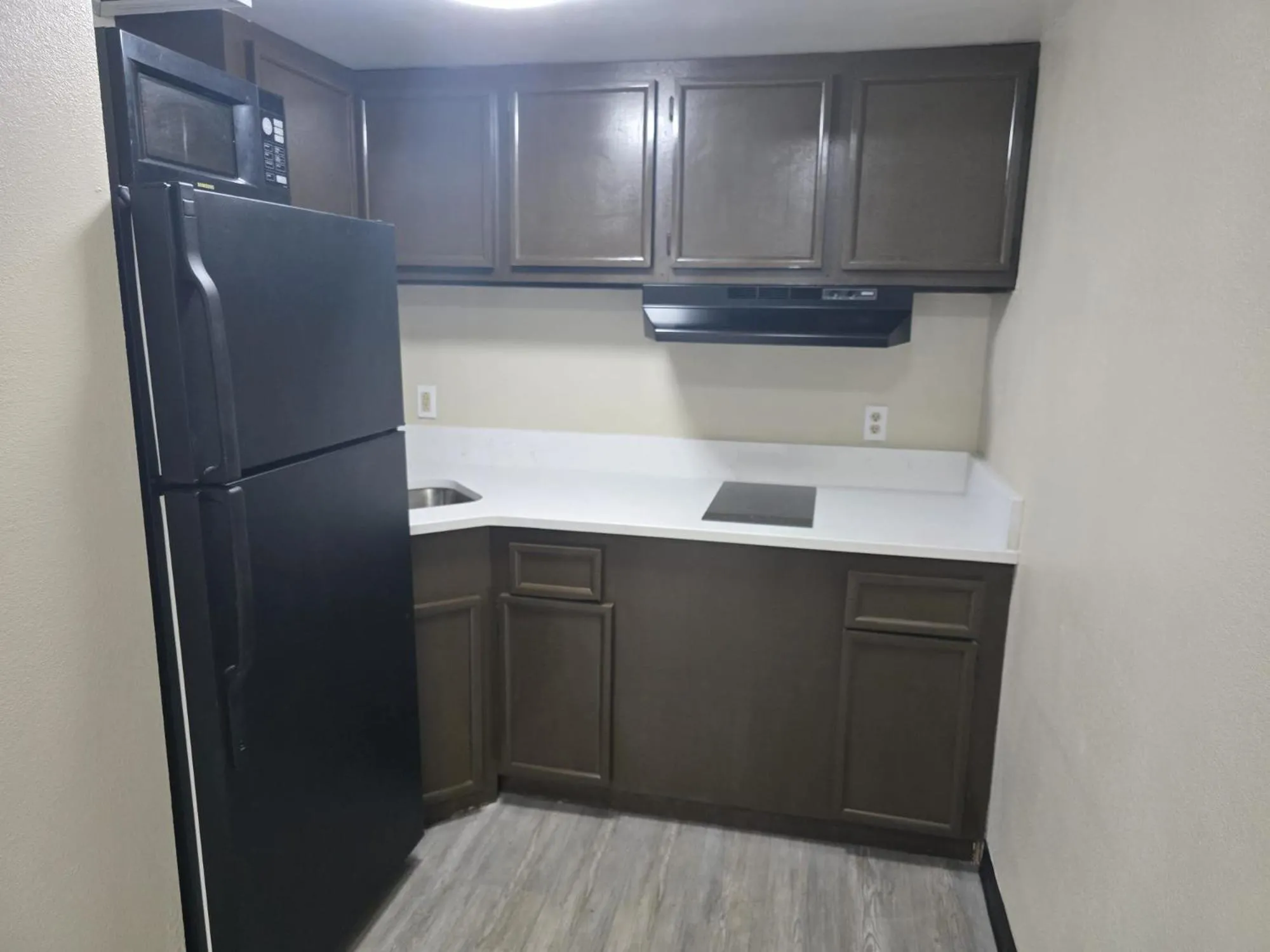 Kitchen or kitchenette in Studios 4 Less Chesapeake
