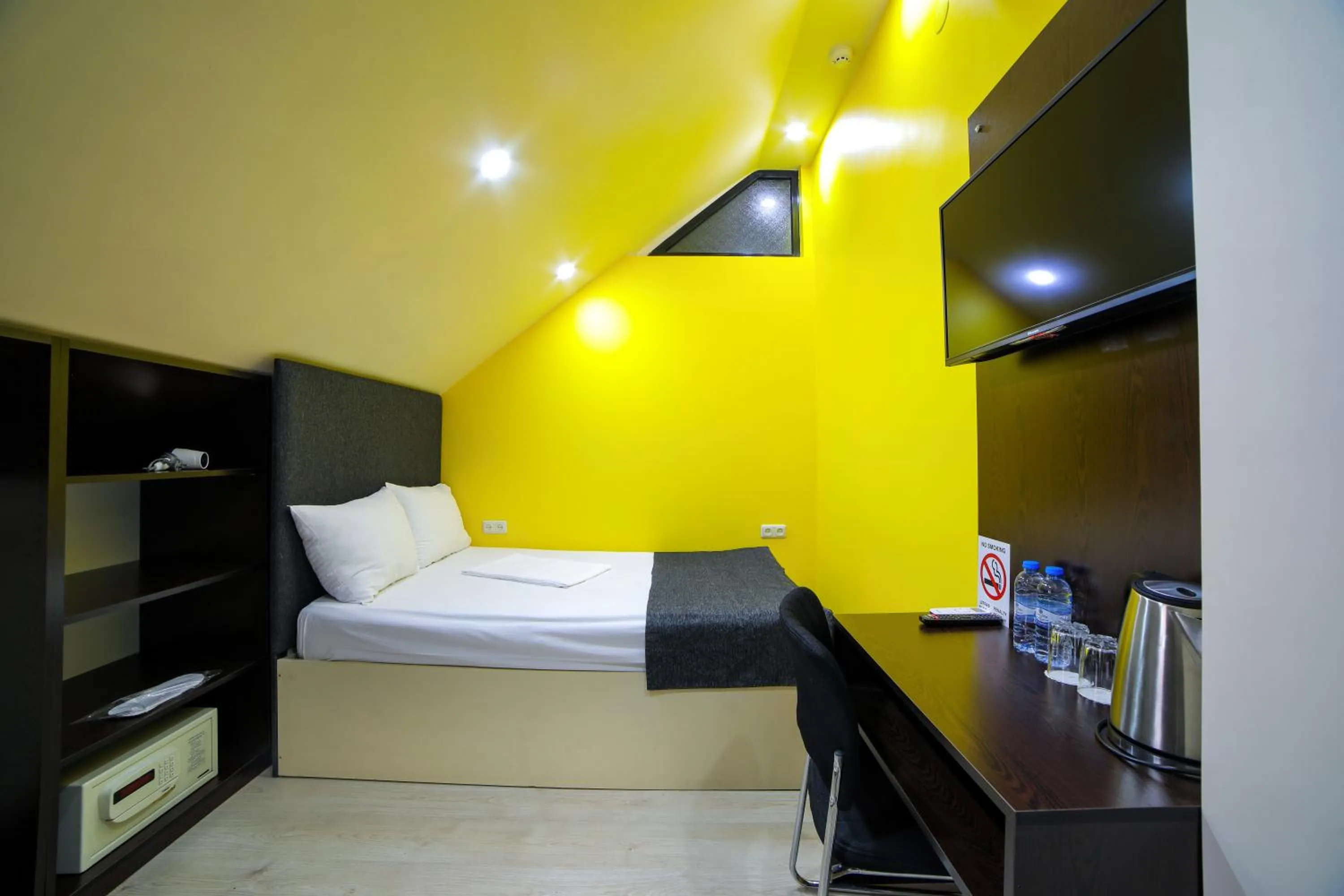 Photo of the whole room, Bed in Elysium Gallery Hotel