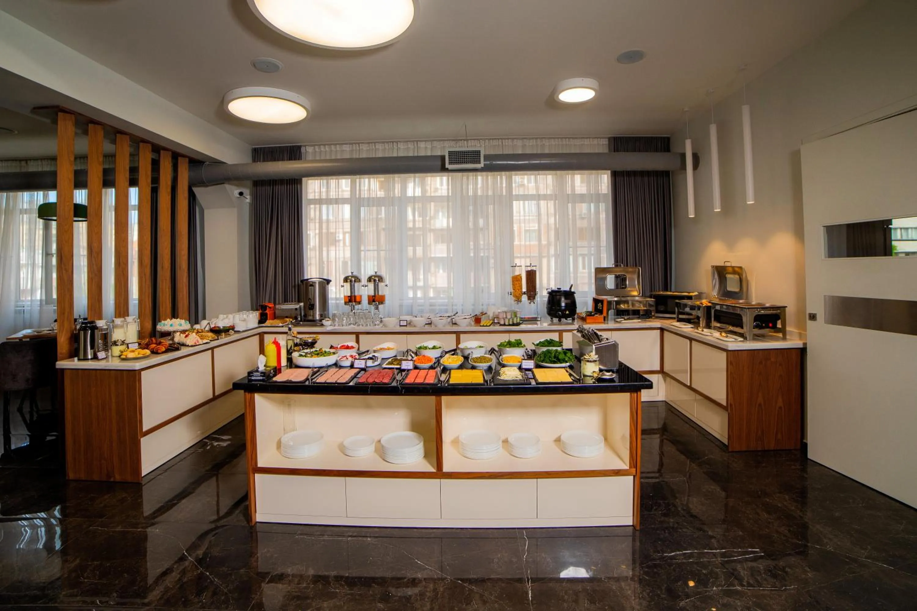 Breakfast in Elysium Gallery Hotel