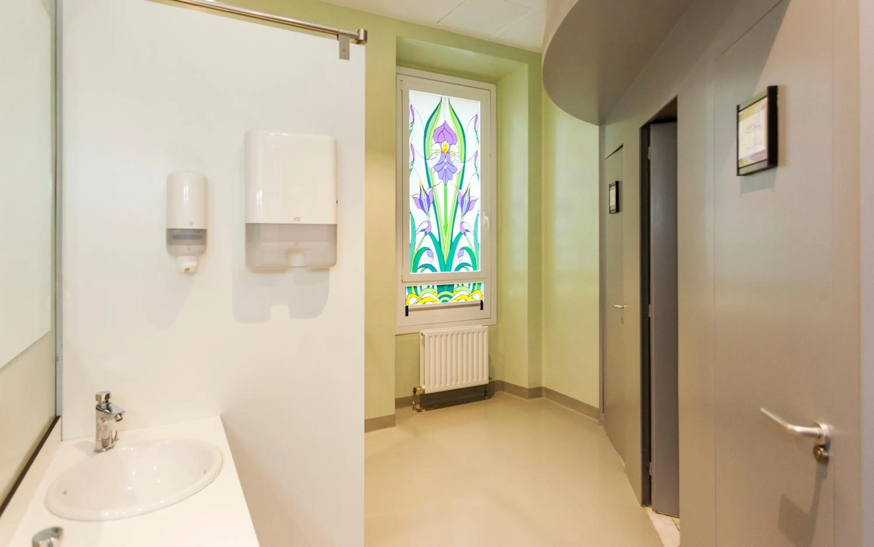 Bathroom in A Room In The City Hostel