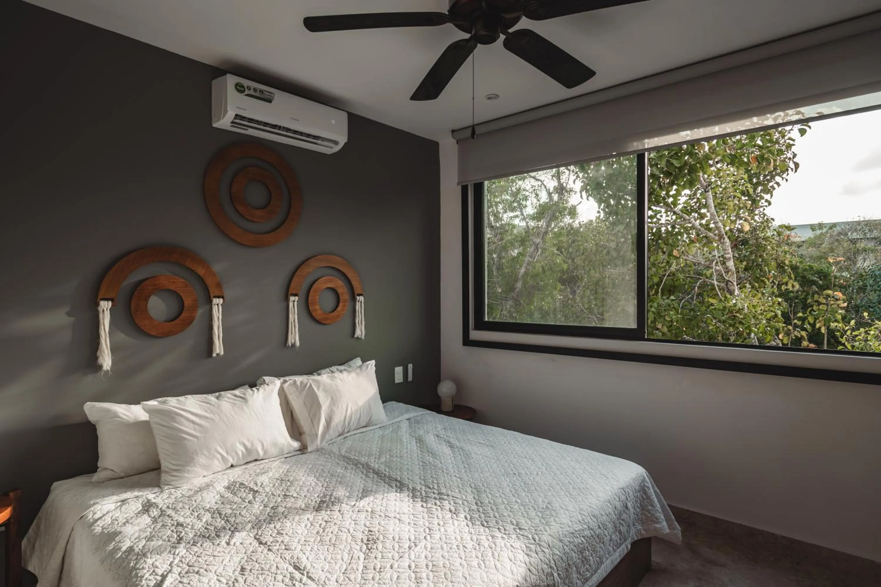 Bed in Best Condo with Rooftop Pool, Gym, Coworking, Cinema