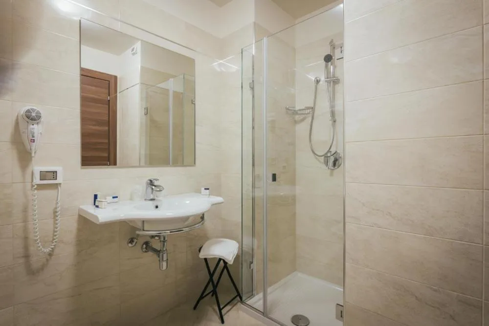 Shower in Hotel Costa Azul