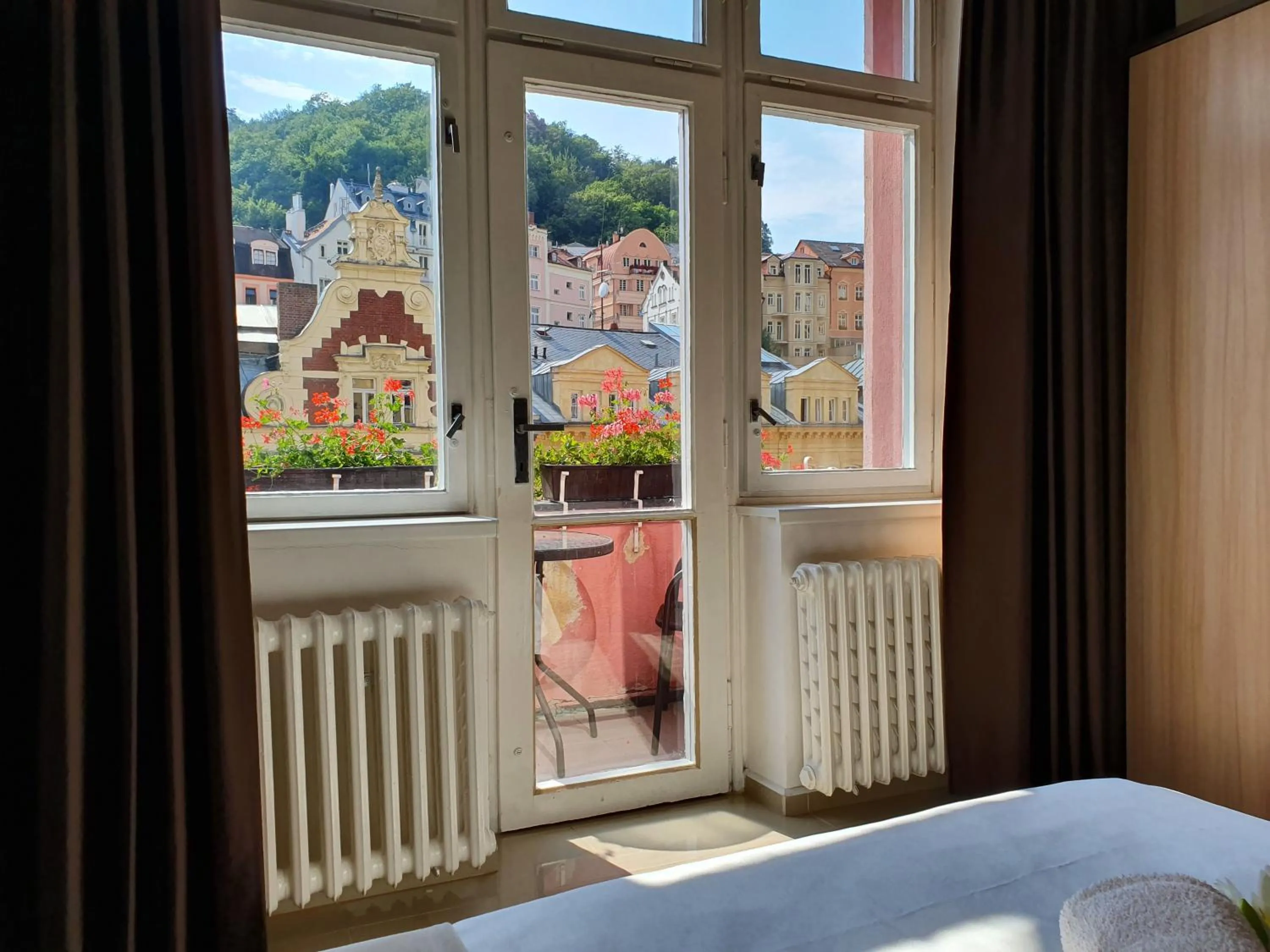 City view, Bed in Madonna Apartments