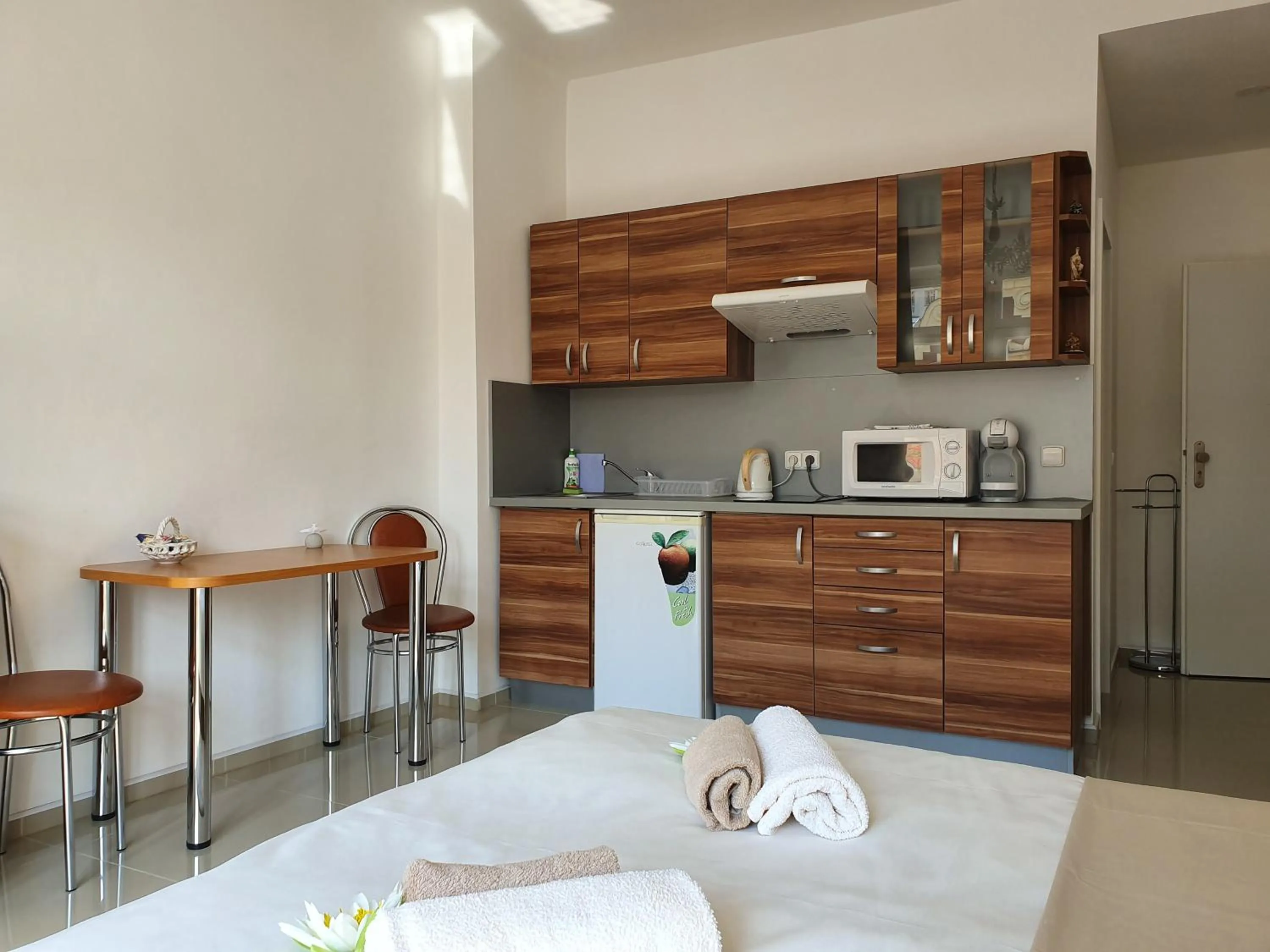 Kitchen or kitchenette in Madonna Apartments