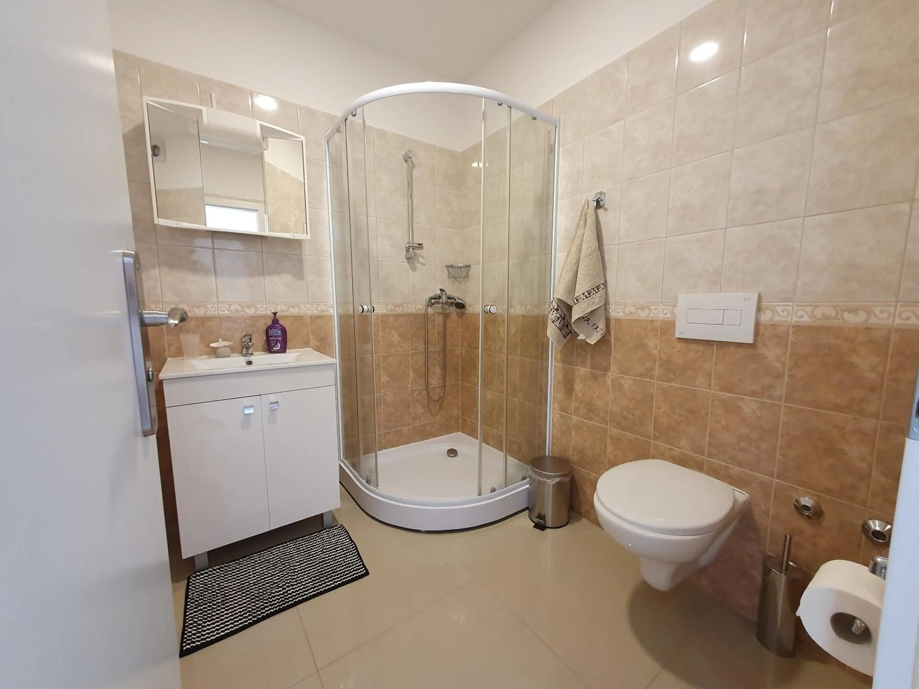 Bathroom in Madonna Apartments