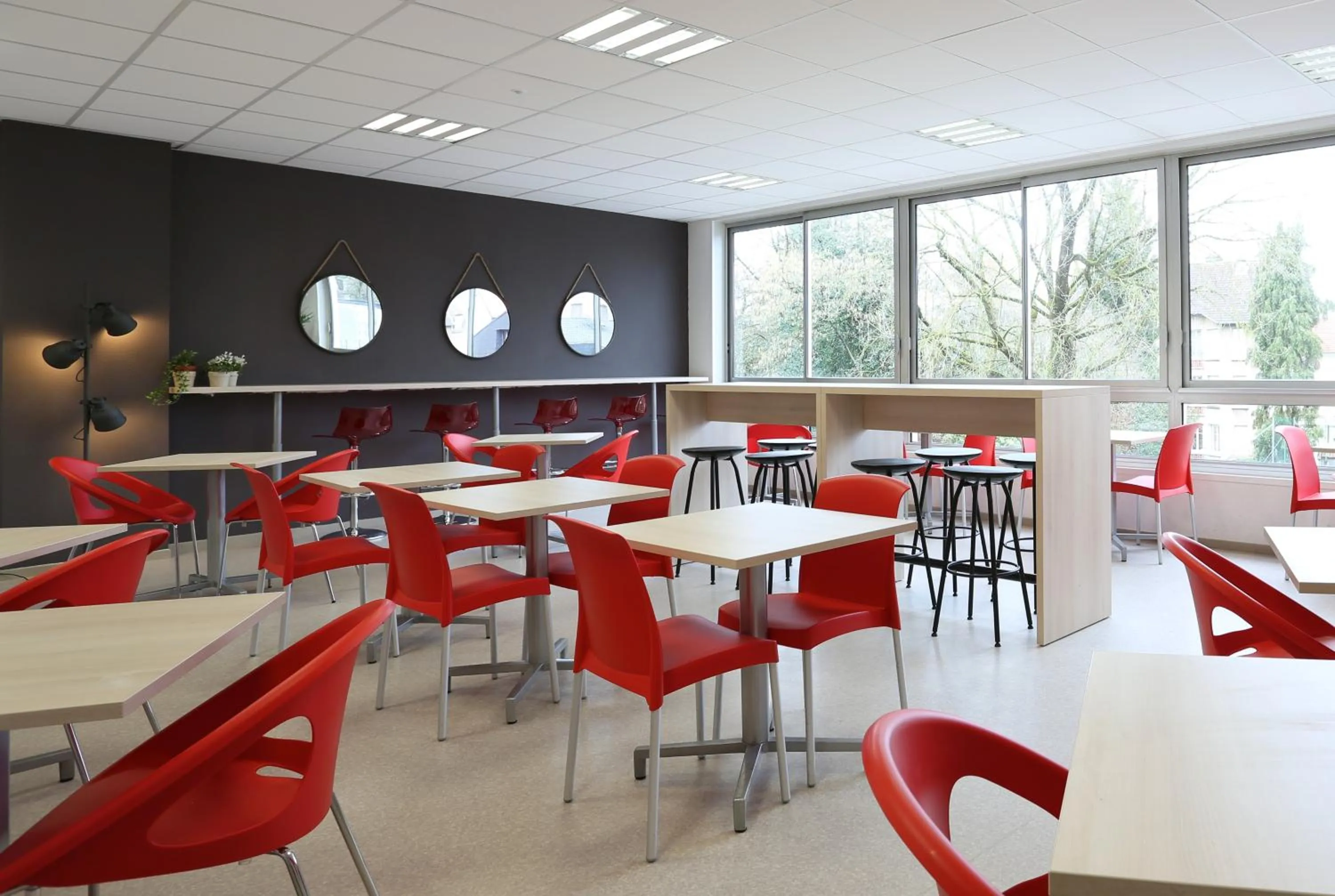 Communal lounge/ TV room in Apparteo Nancy