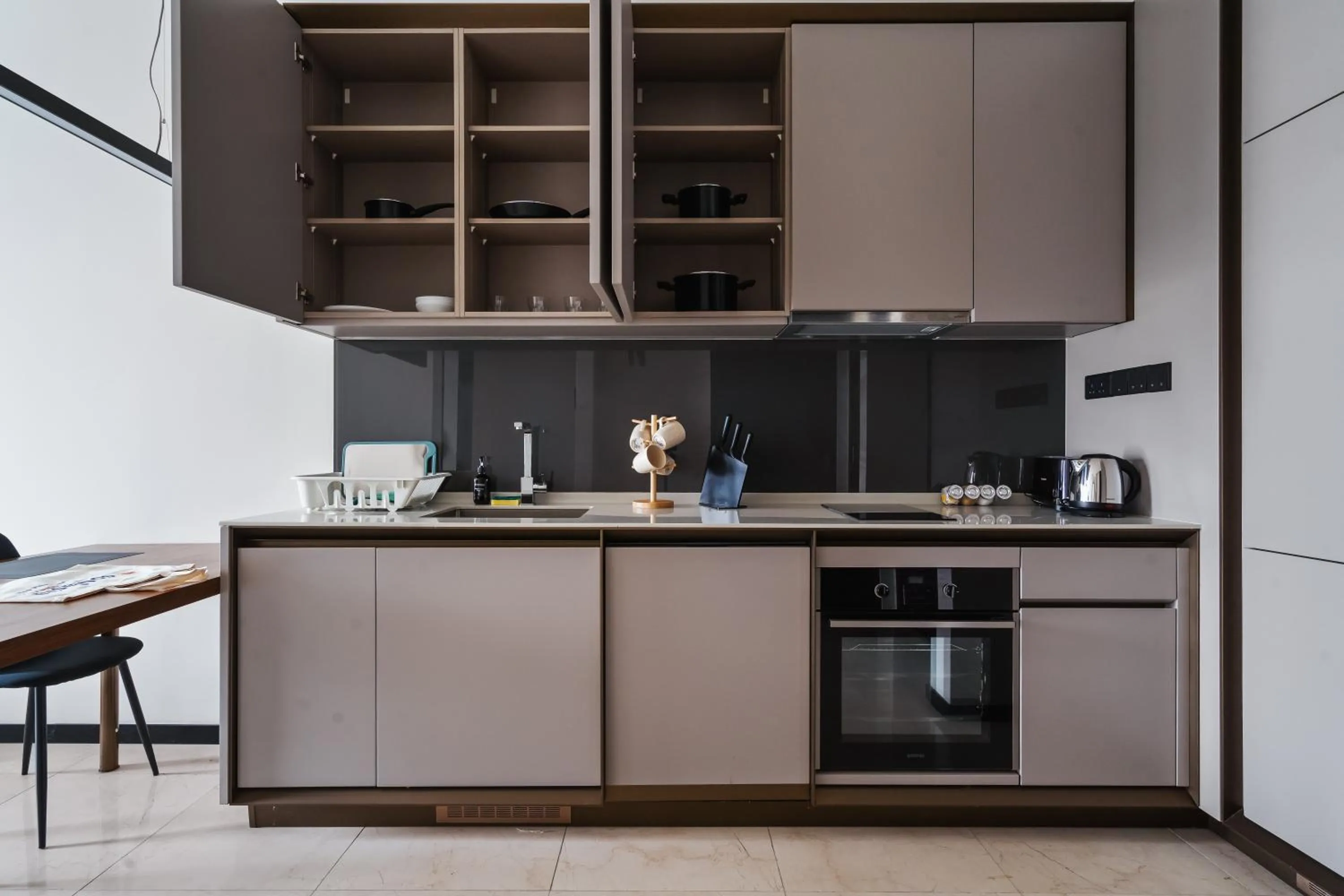 Kitchen or kitchenette in Opus by Soulasia