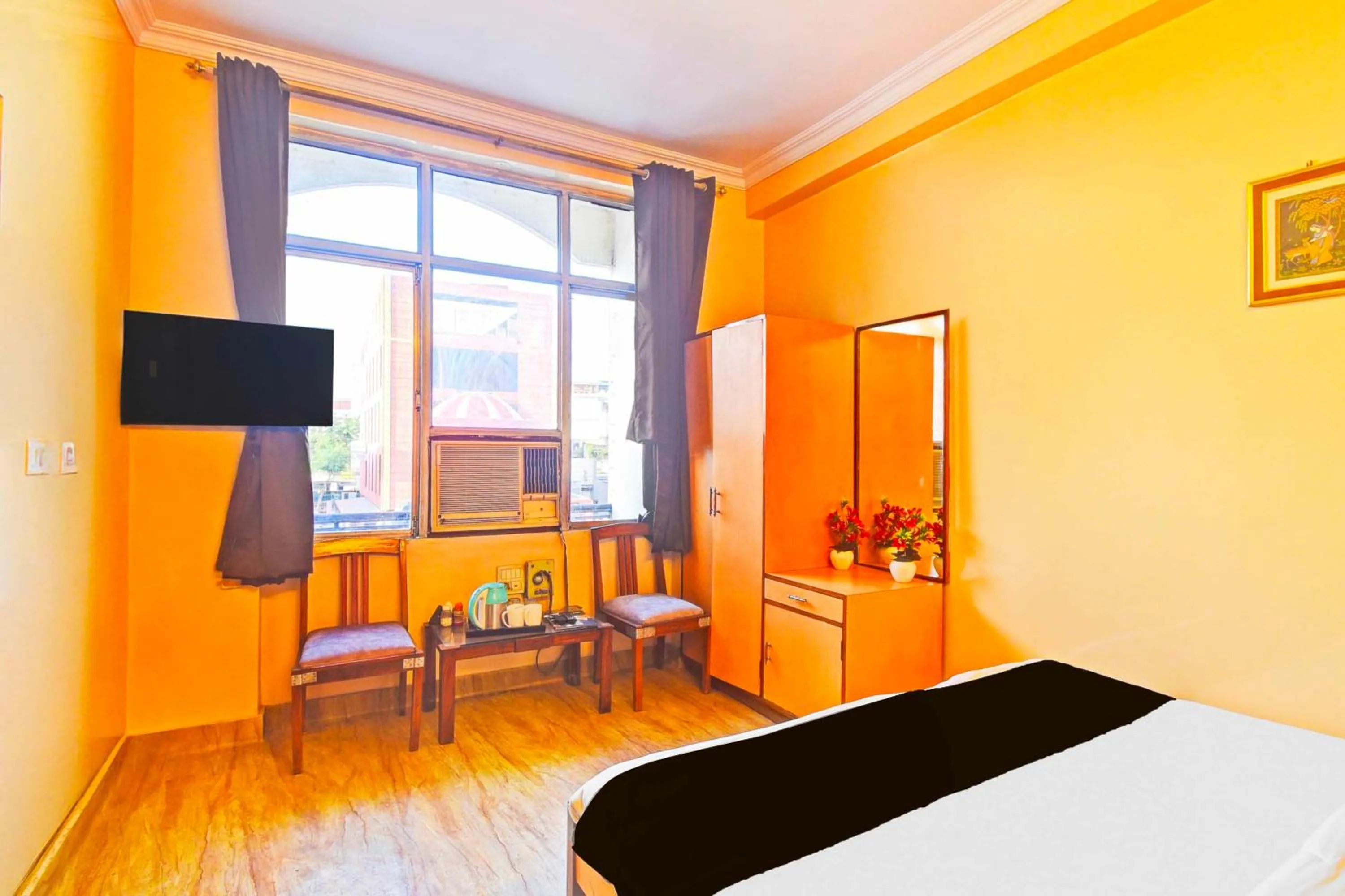 Bedroom, Bed in Hotel O Hathroi Market Near Dhuleshwar Garden