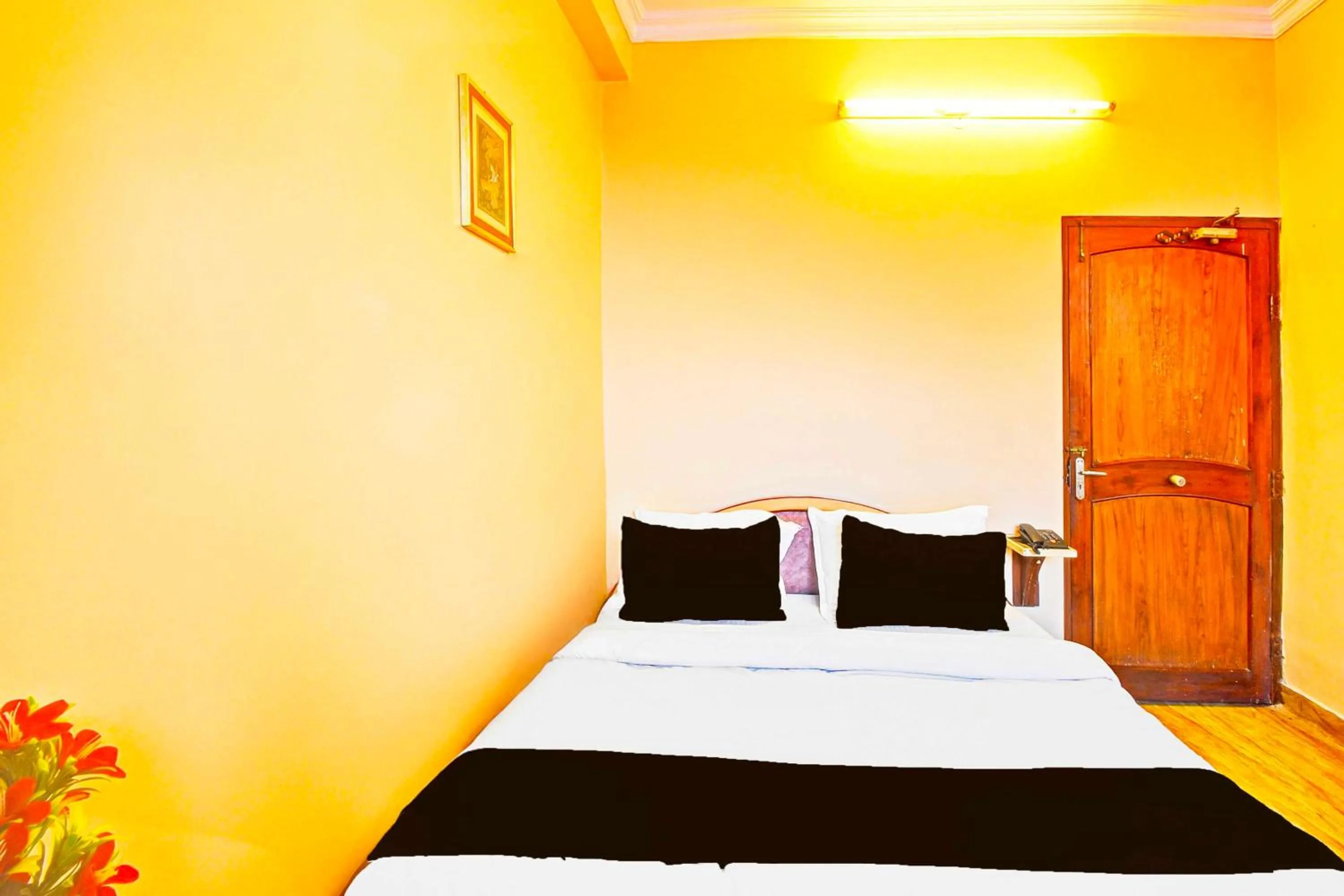 Bedroom, Bed in Hotel O Hathroi Market Near Dhuleshwar Garden