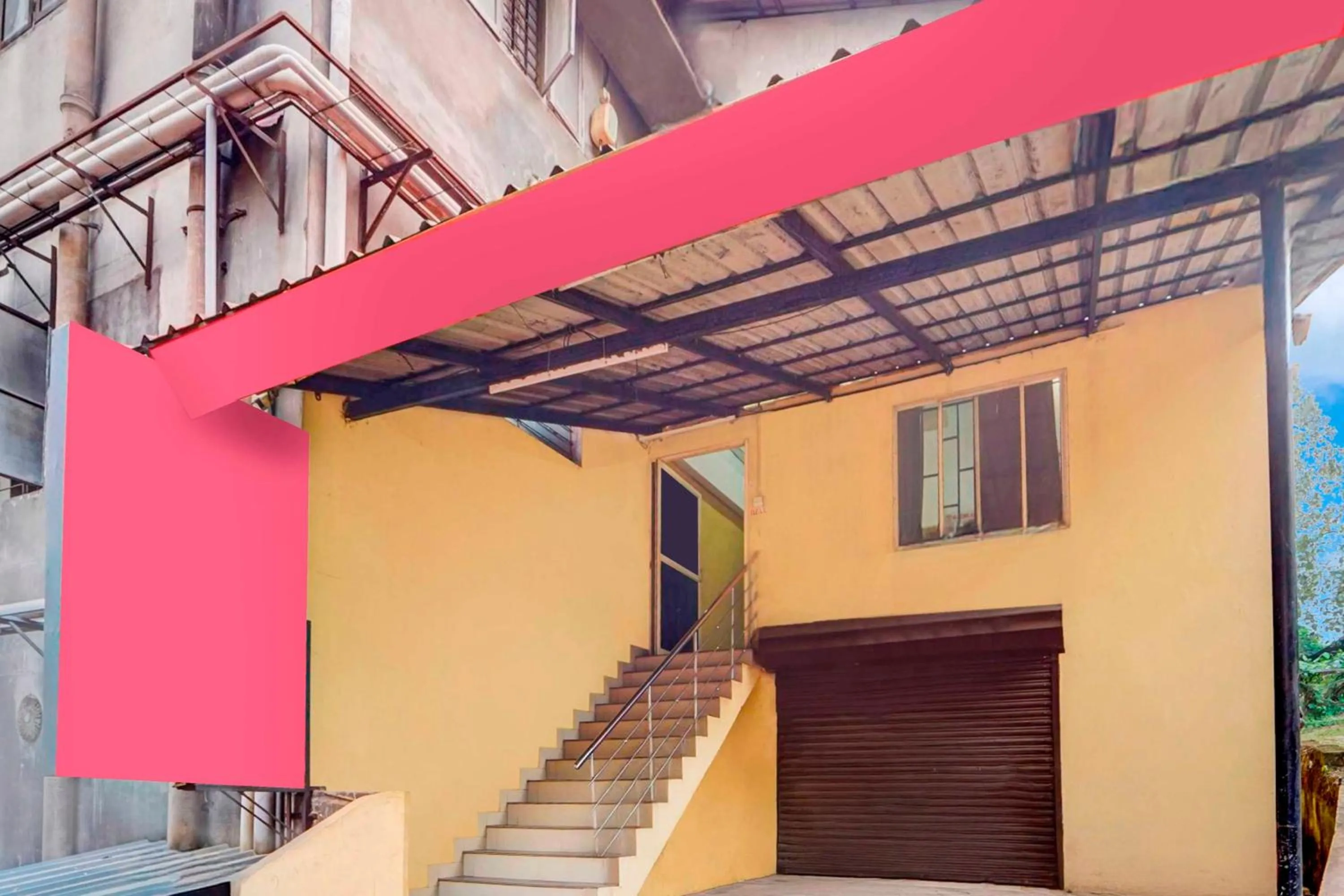 Facade/entrance in Collection O Kunnamangalam Near Bus Stand