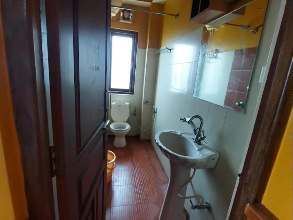 Deluxe Triple Room in The Red Mud Chalet By StayApart