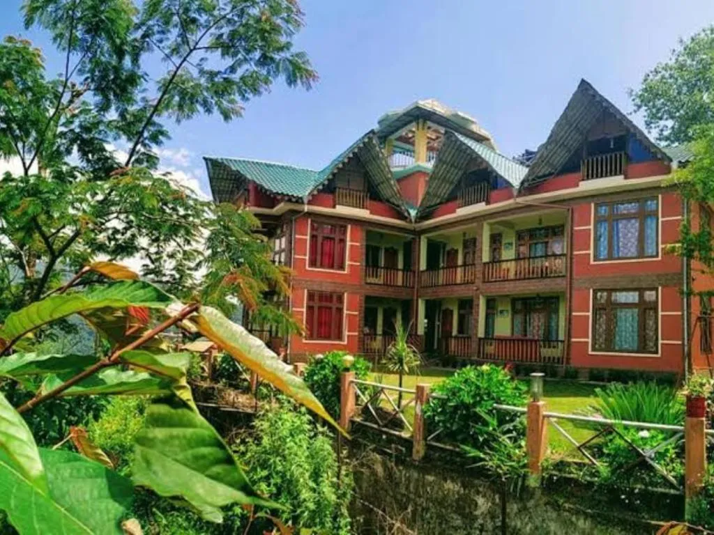 The Red Mud Chalet By StayApart