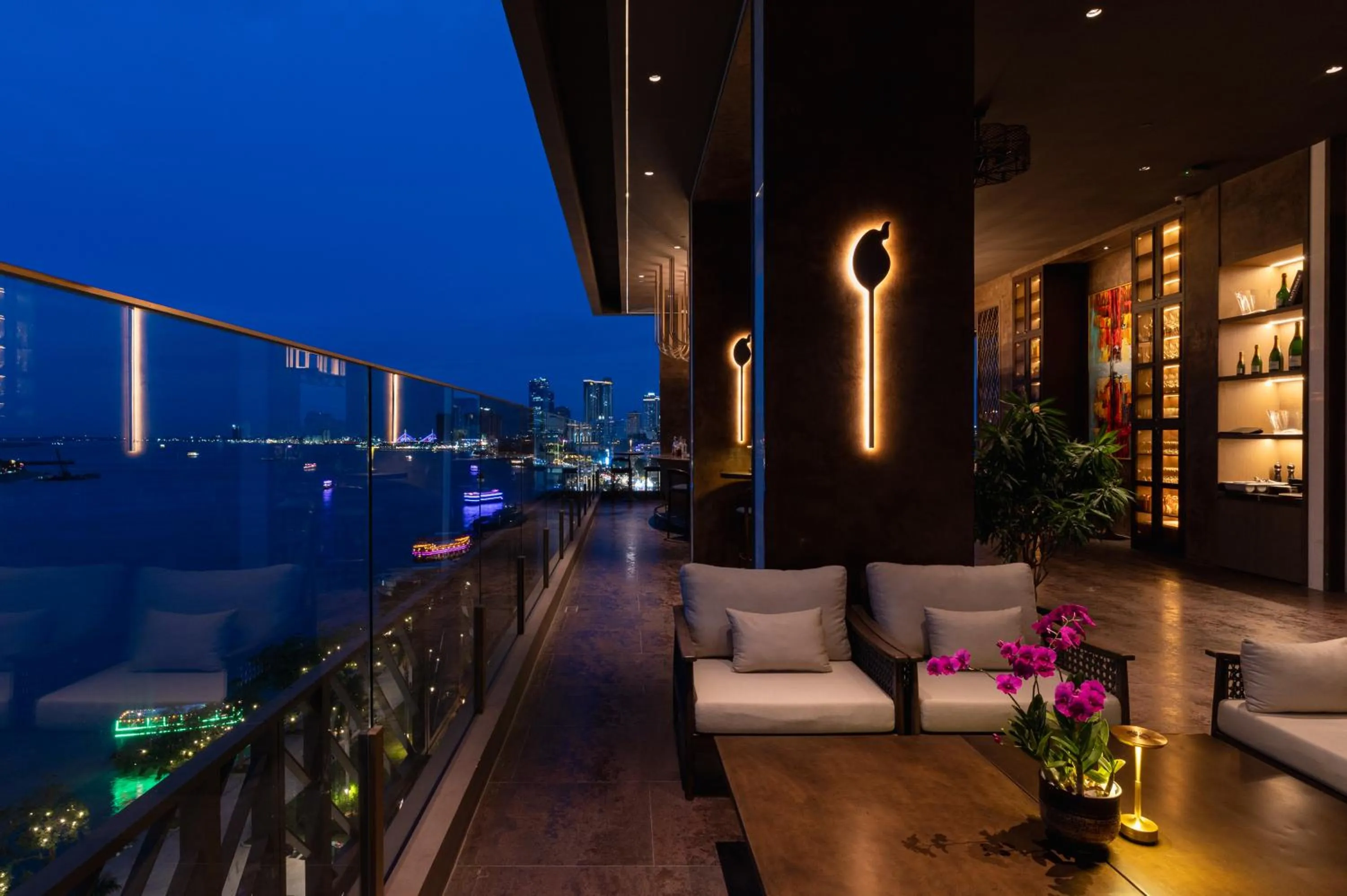 SOMA HOTEL Riverside