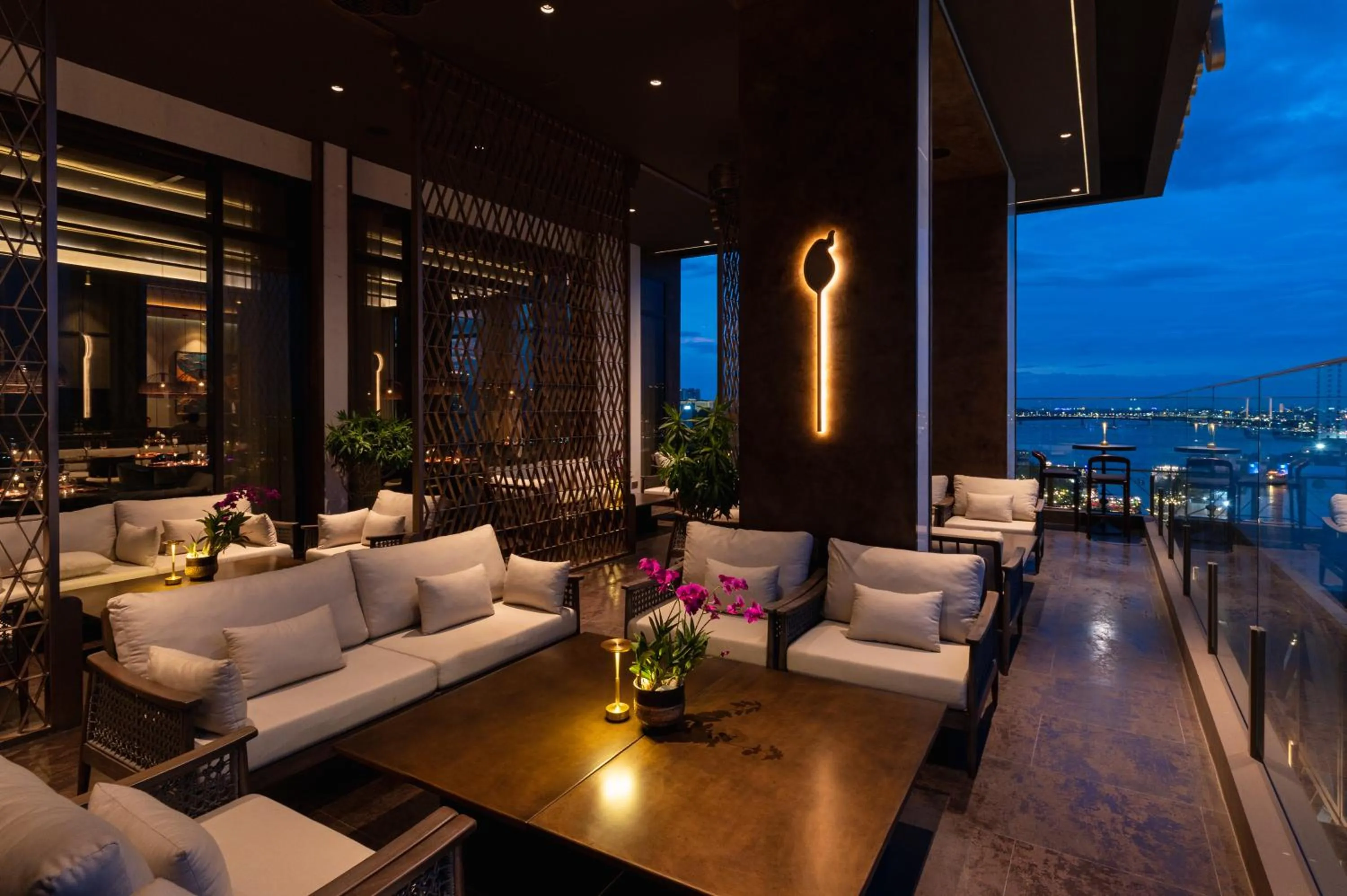 SOMA HOTEL Riverside