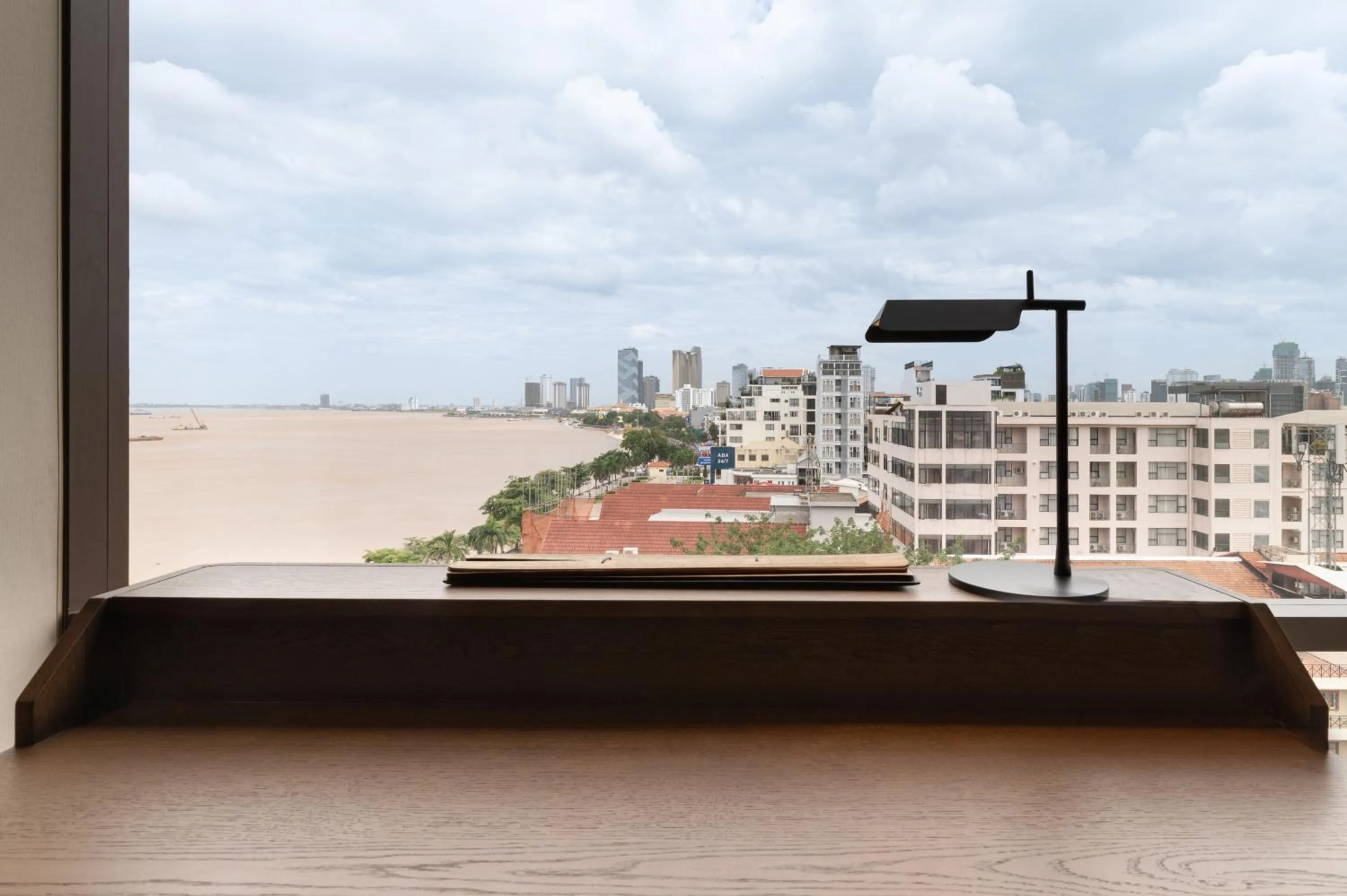 SOMA HOTEL Riverside