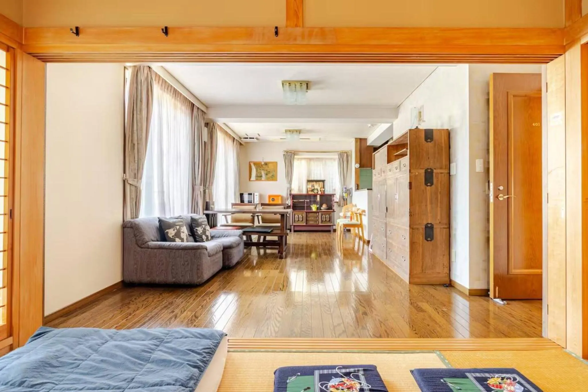 Living room, Bed in Kizen Villa