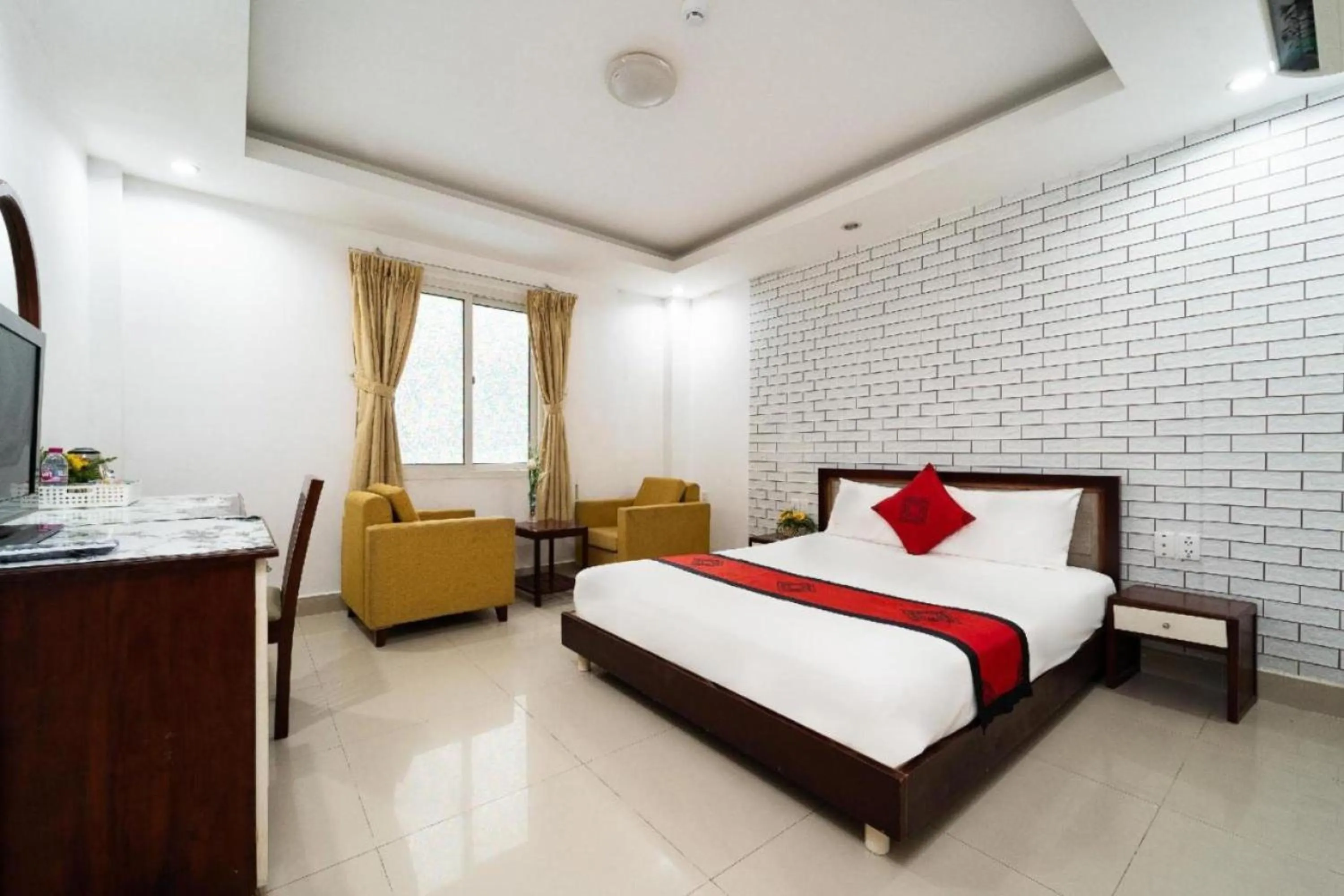 Bed in Dancenter O Cozy 5 Hotel Near SECC