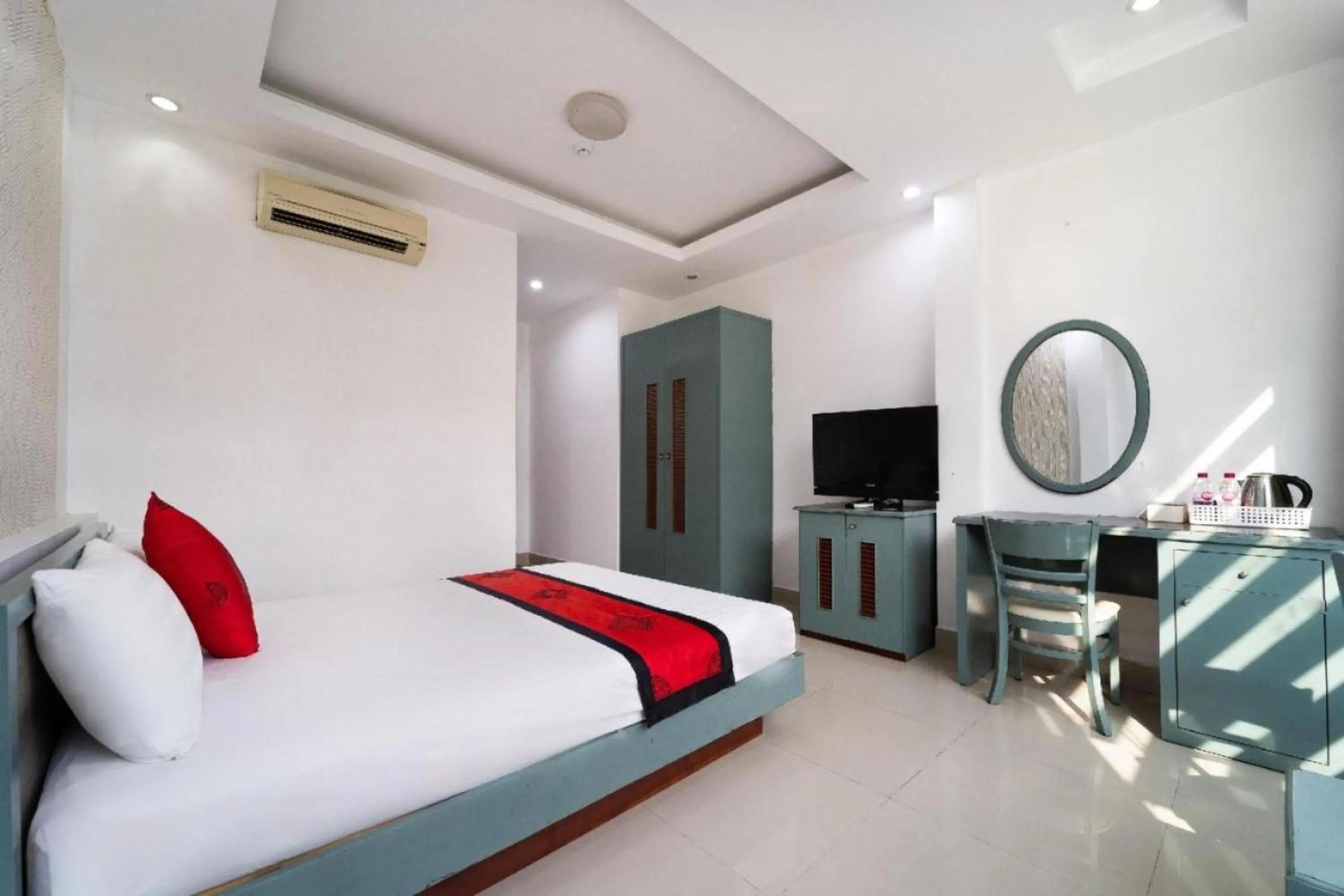 Bed in Dancenter O Cozy 5 Hotel Near SECC