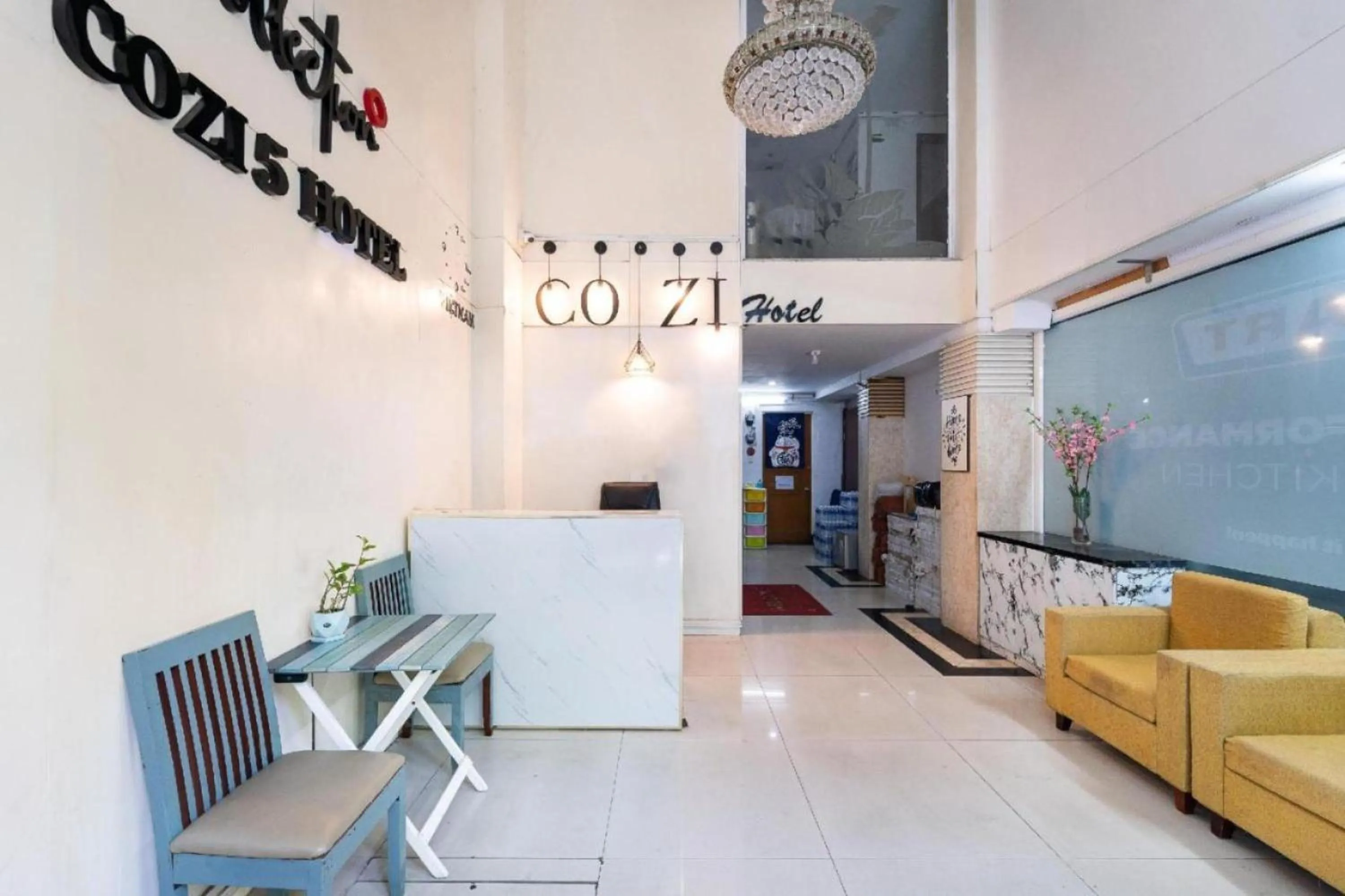 Lobby or reception in Dancenter O Cozy 5 Hotel Near SECC