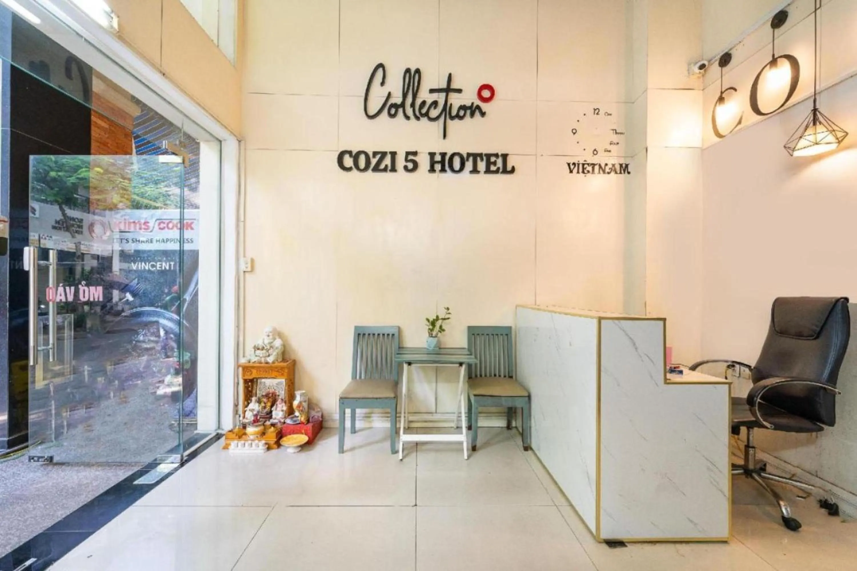 Lobby or reception in Dancenter O Cozy 5 Hotel Near SECC