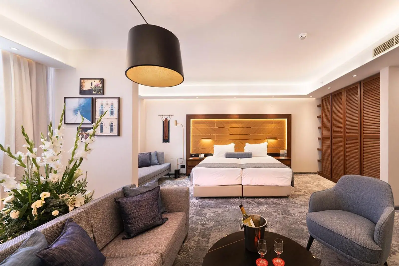 Honeymoon Suite in Ramada Jerusalem Hotel Honeymoon Suite in Ramada Jerusalem Hotel