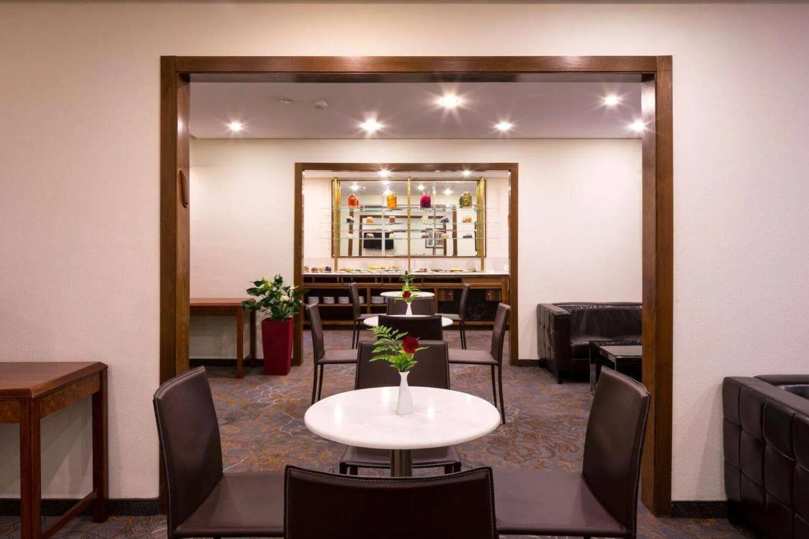 Lounge or bar in Ramada Jerusalem Hotel