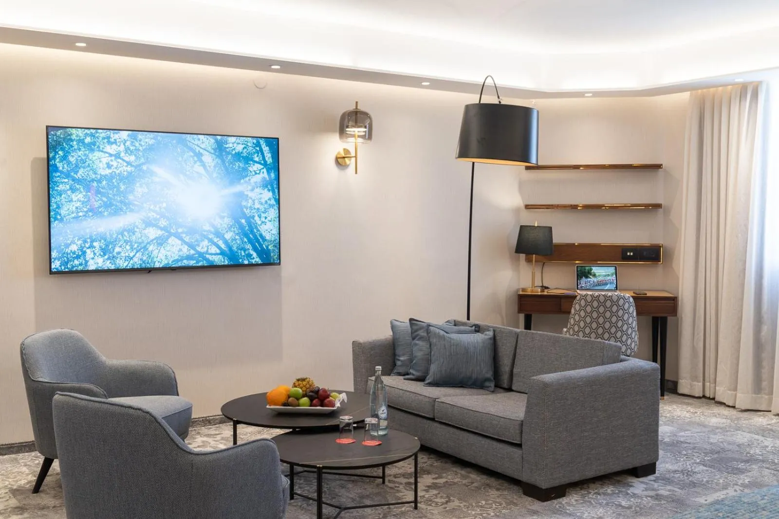 Living room in Ramada Jerusalem Hotel