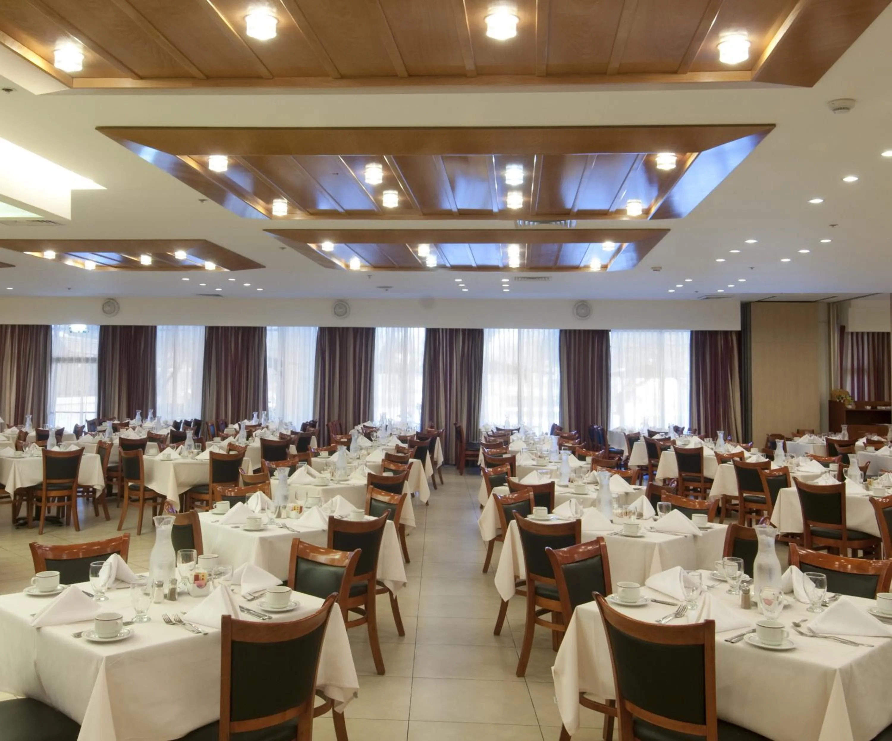 Restaurant/places to eat in Ramada Jerusalem Hotel