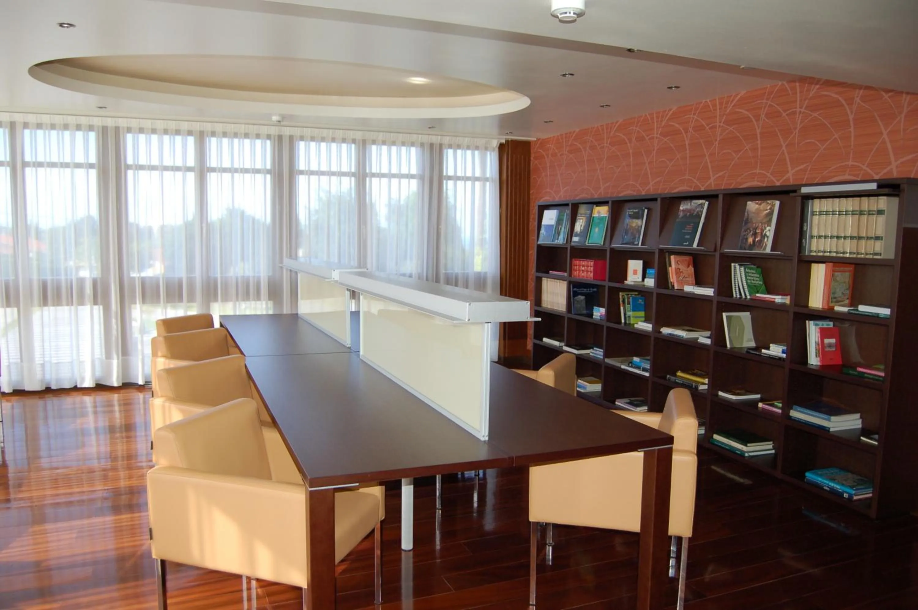 Library in Hotel La Casona de Lupa