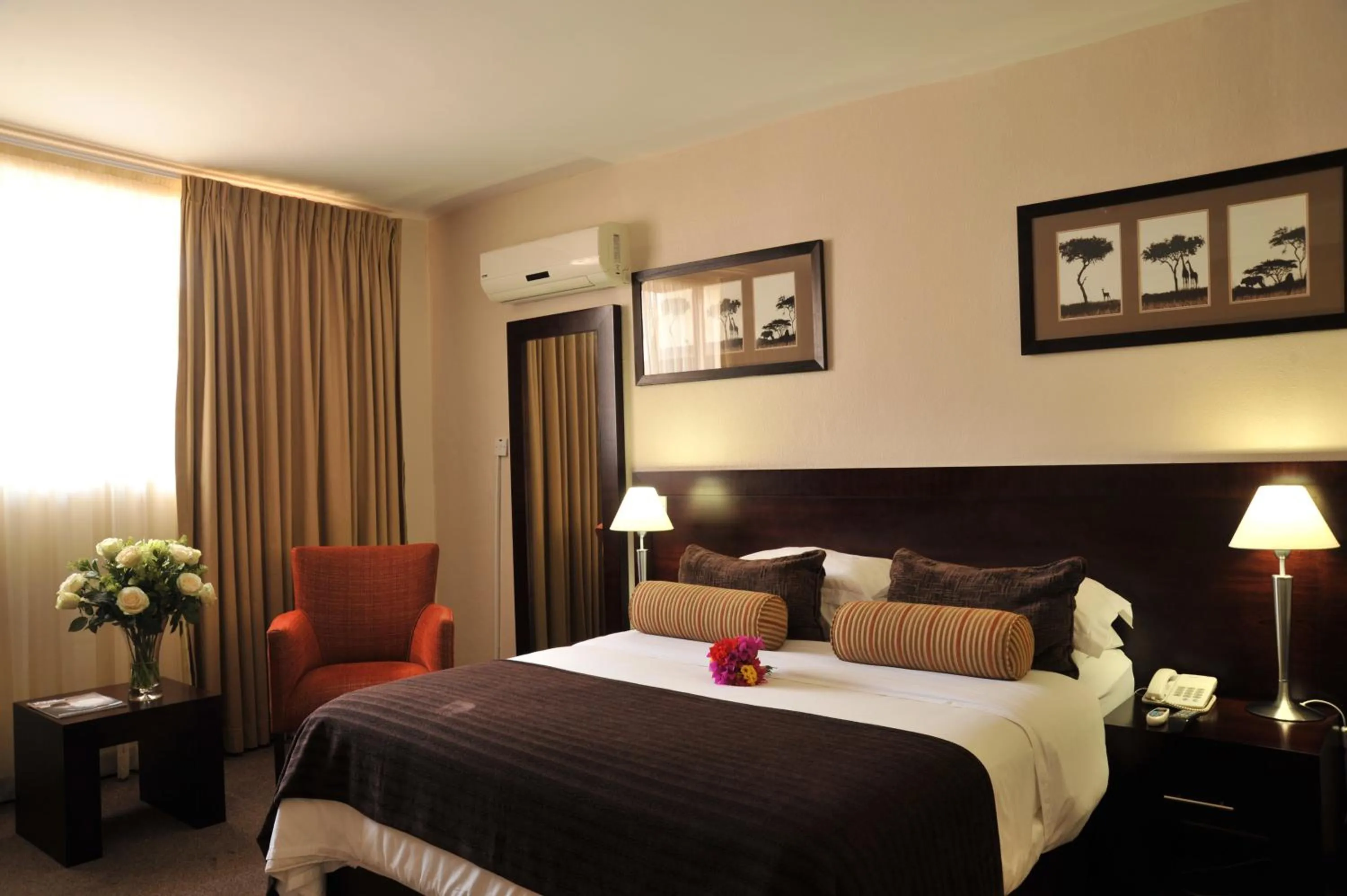 Bedroom, Bed in Cresta Bosele Hotel