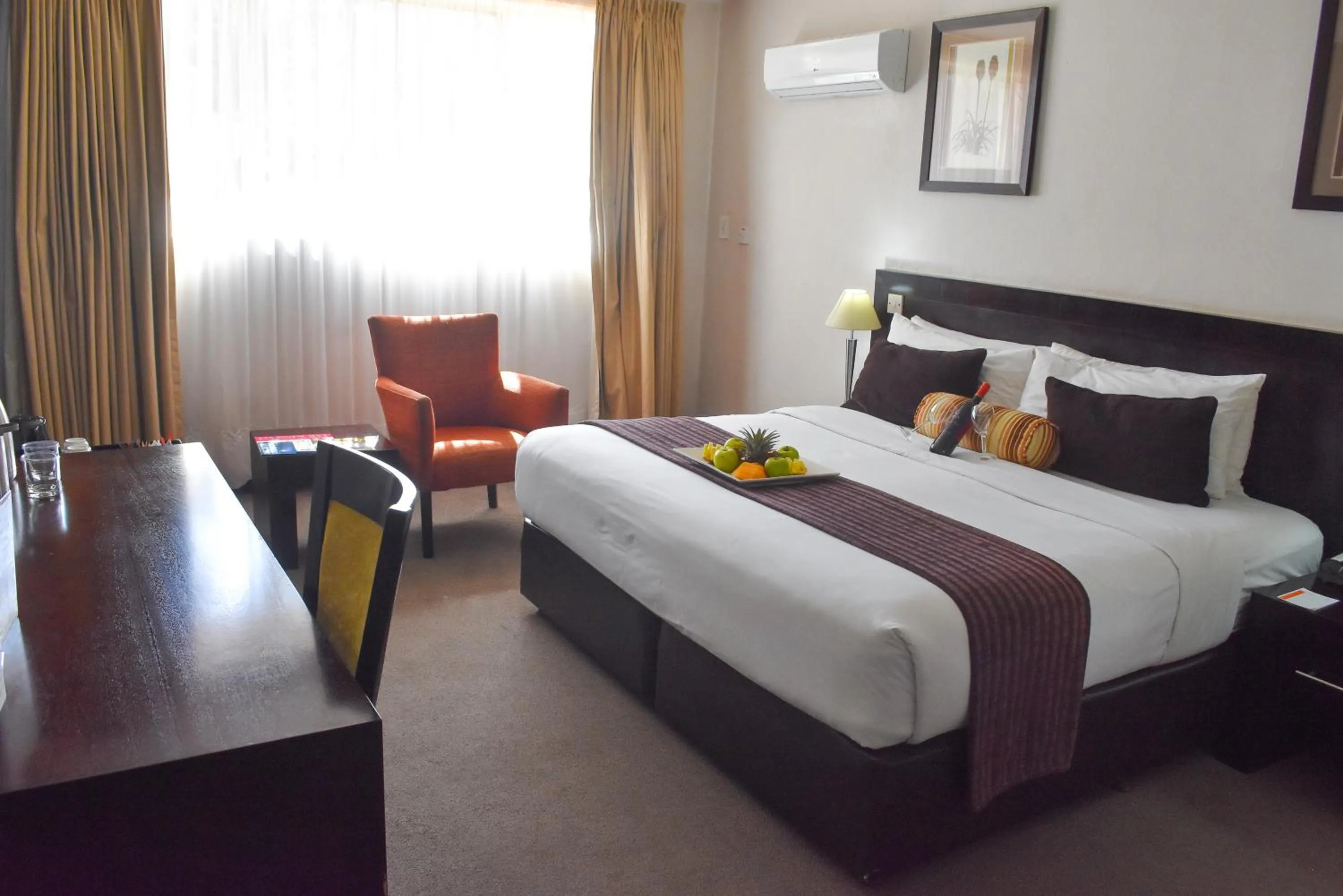 Bedroom, Bed in Cresta Bosele Hotel