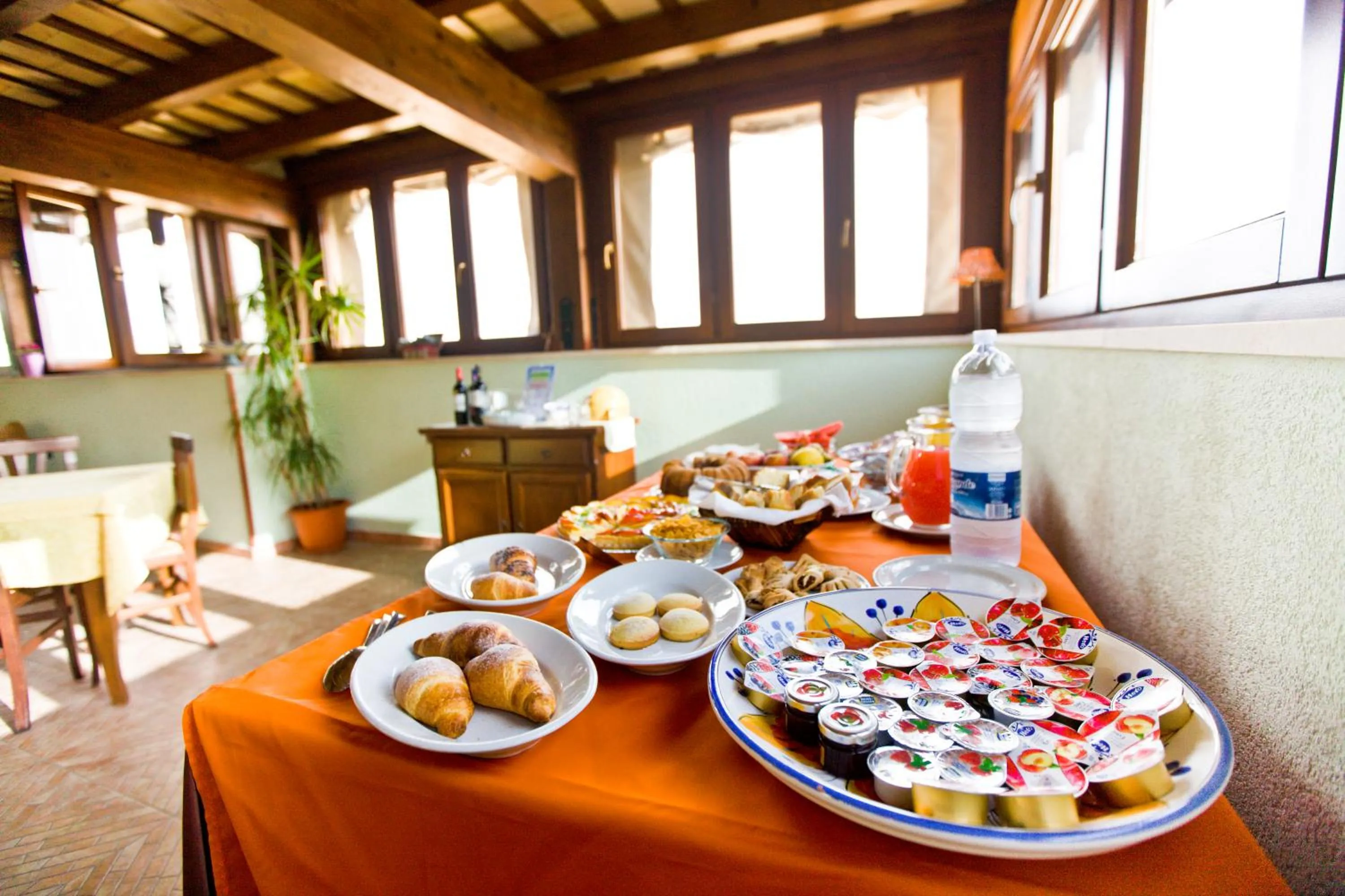 Buffet breakfast in History Hotel