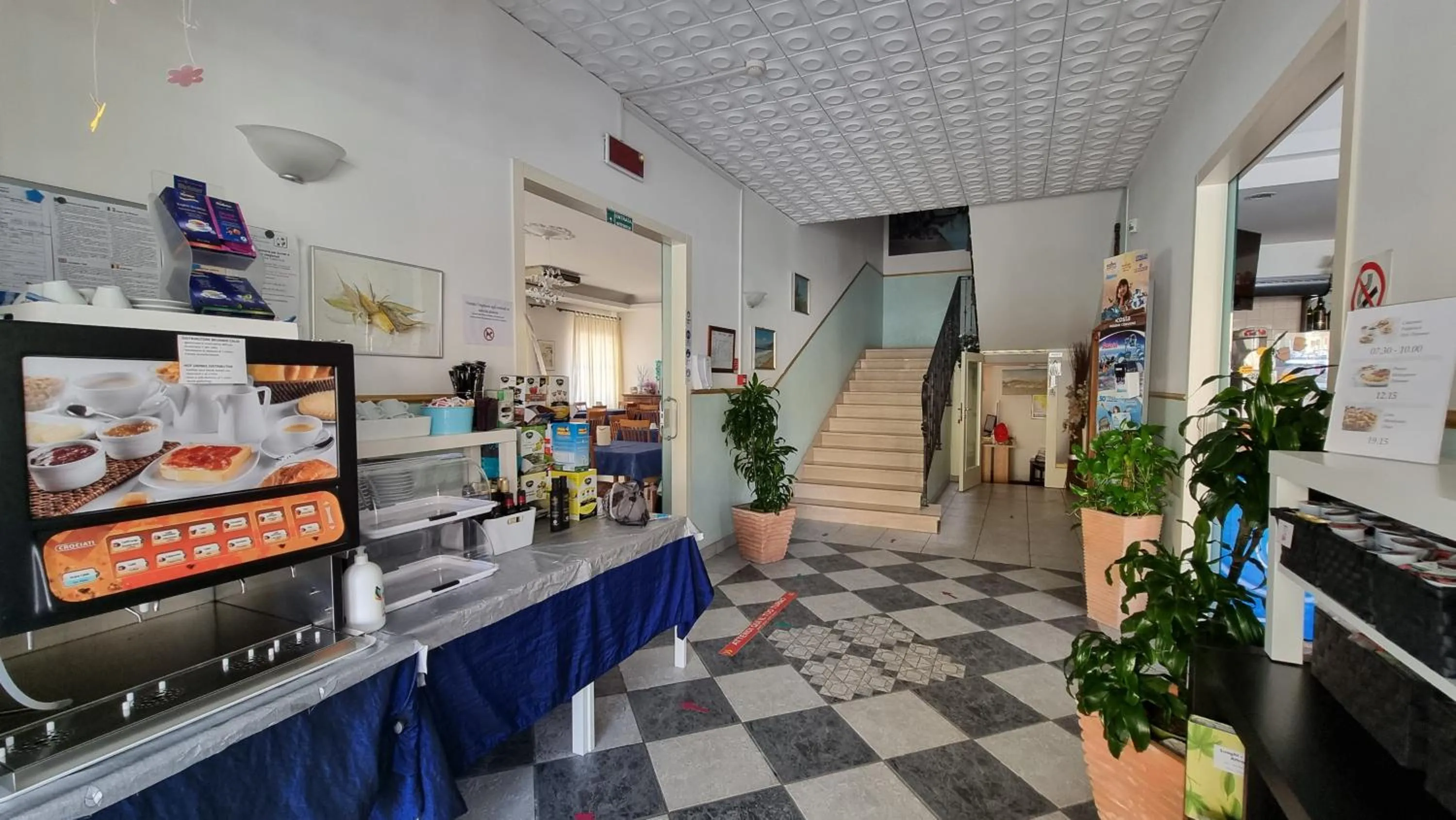 Restaurant/places to eat in Hotel Costanza