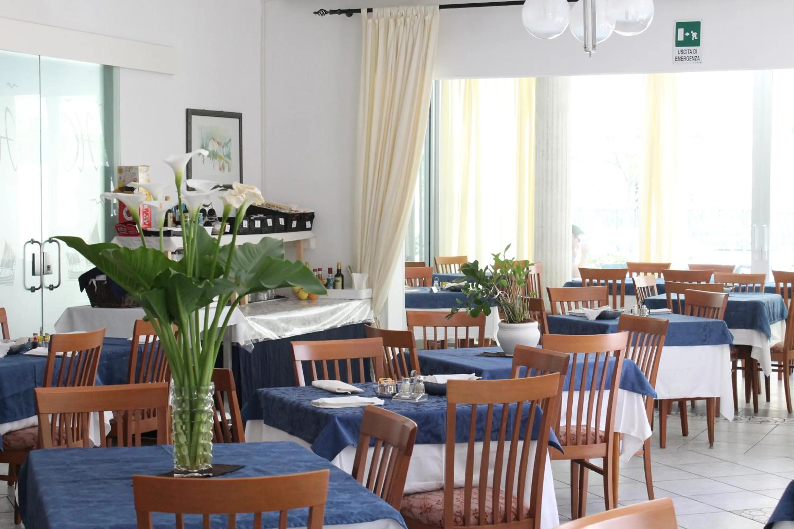 Restaurant/places to eat in Hotel Costanza