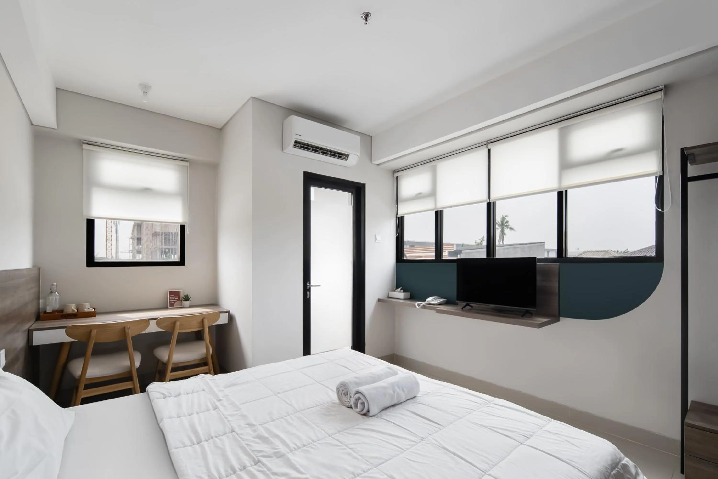 Photo of the whole room, Bed in Cove Aspena Residence