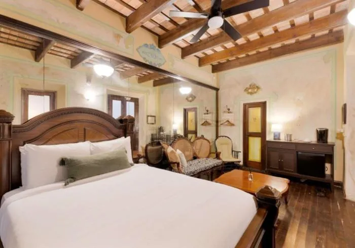 Queen Room in Casa Lucienne