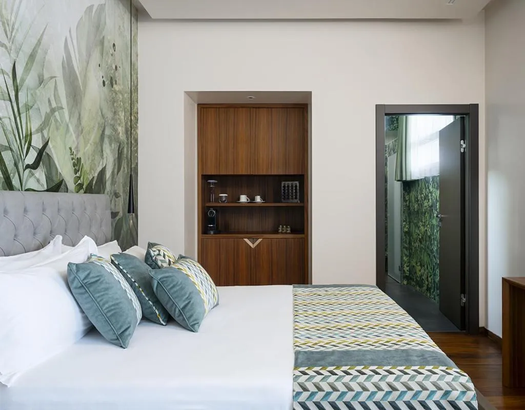 Bed in Villa Lario Resort Mandello