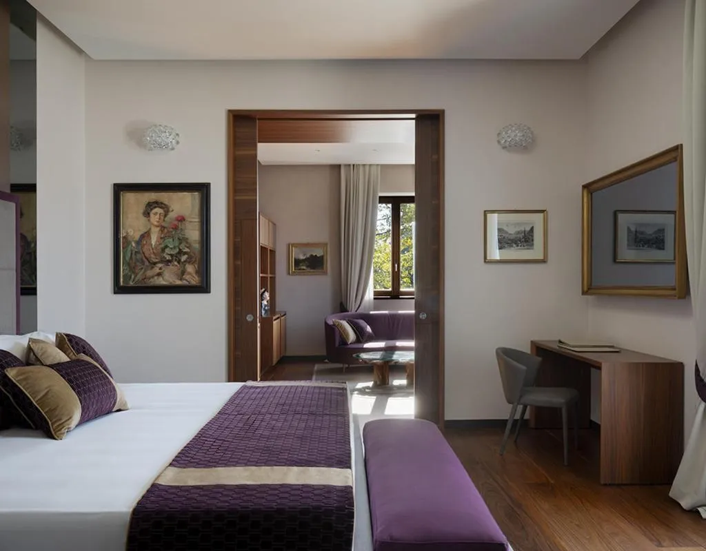 Bed in Villa Lario Resort Mandello