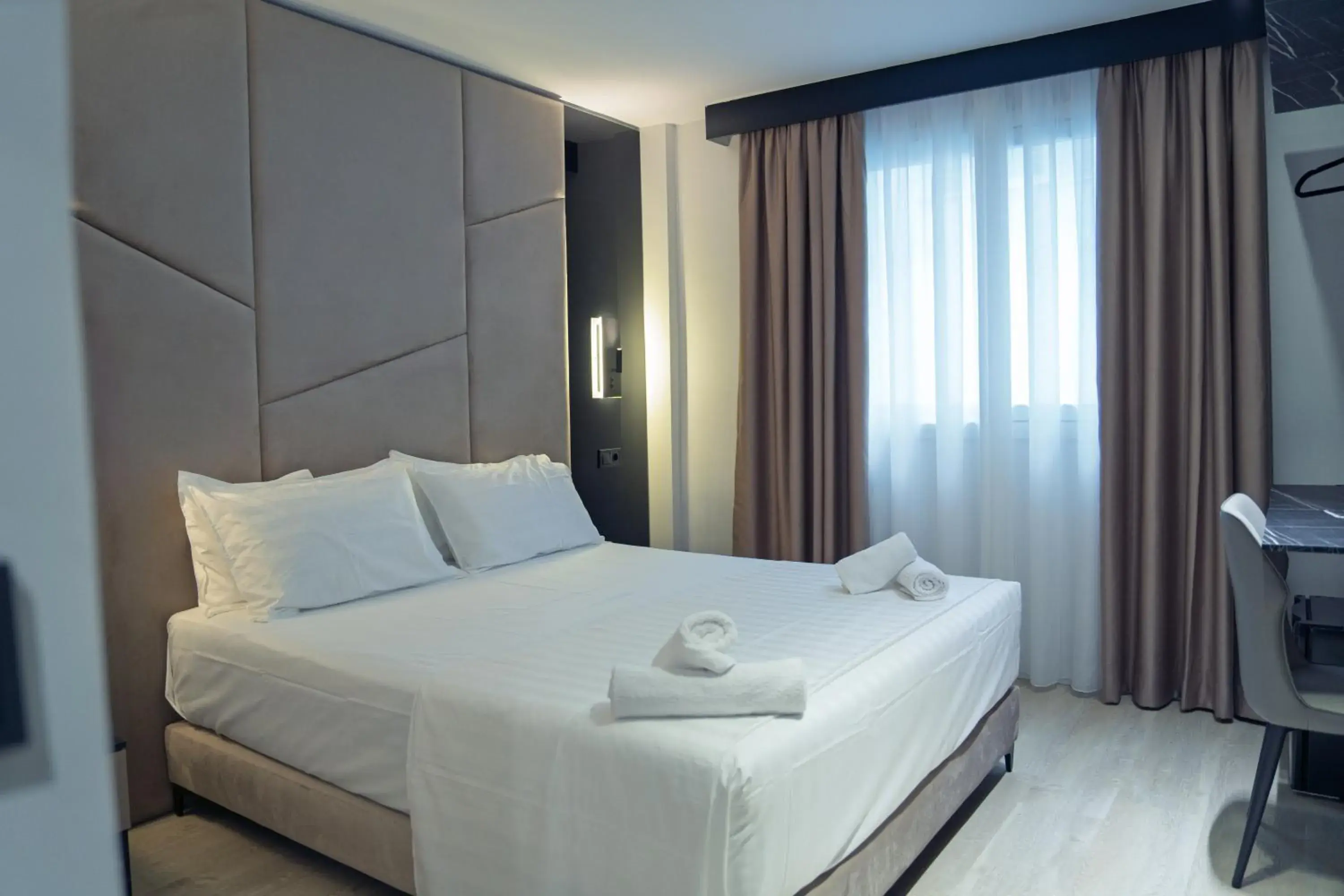 Double Room with Balcony in Hotel Mefolinkel Suits Double Room with Balcony in Hotel Mefolinkel Suits