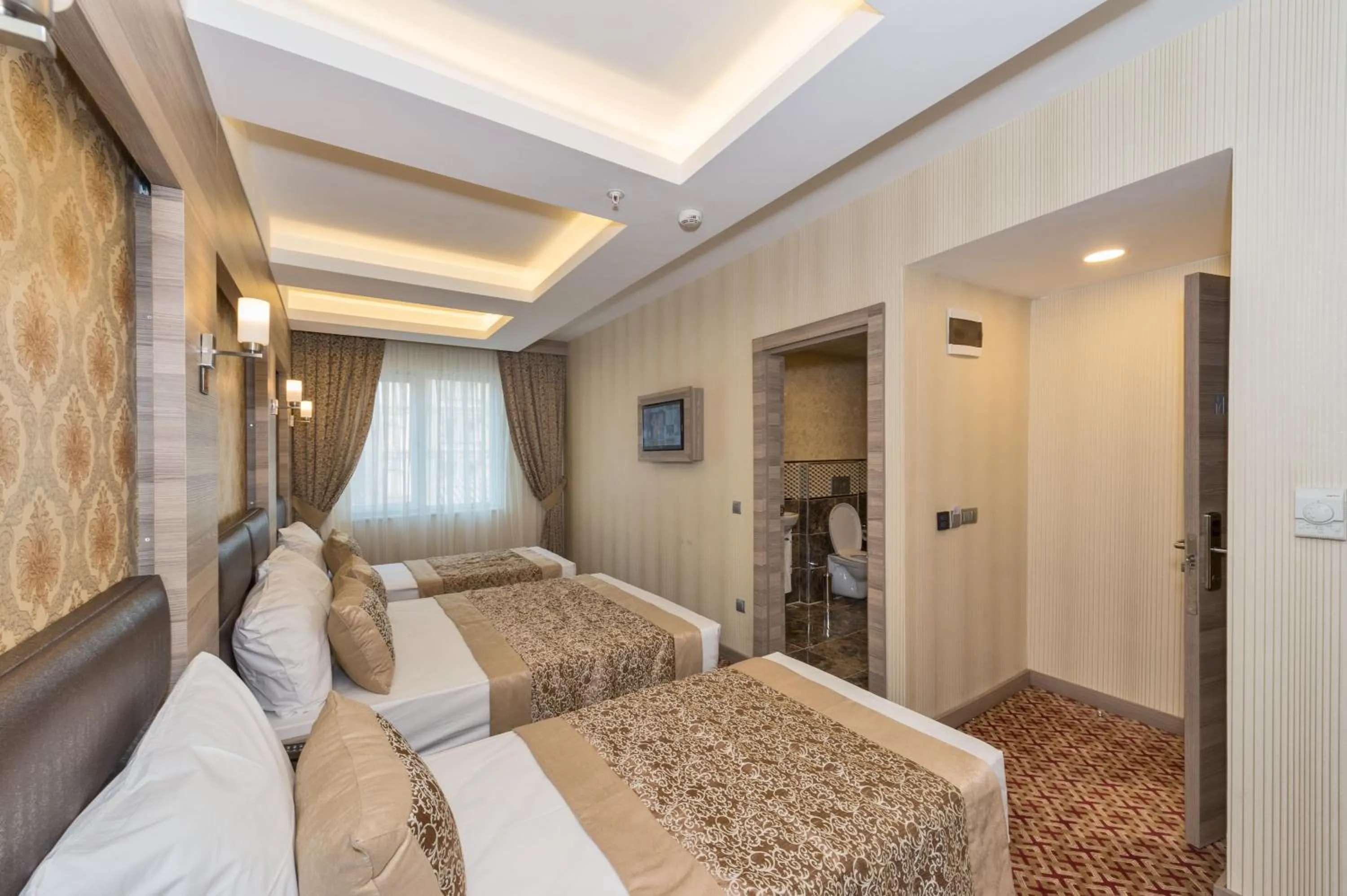 Photo of the whole room in Matiat Hotel Istanbul